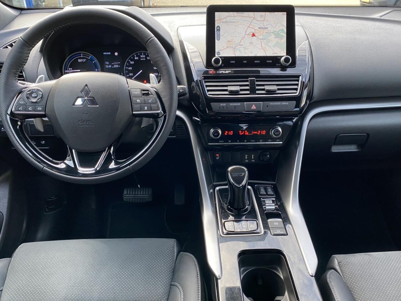 Mitsubishi ECLIPSE Cross Automaat navigatie le 2.4 PHEV Black ed.