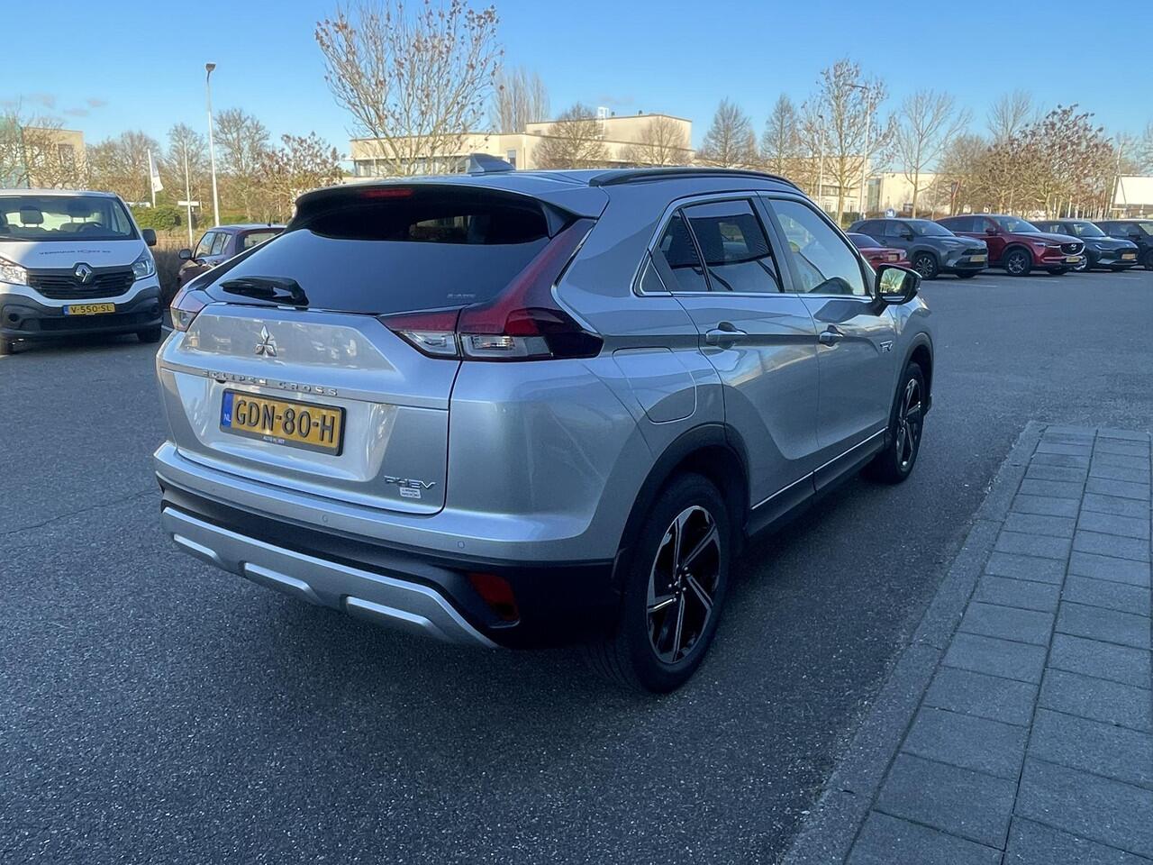 Mitsubishi ECLIPSE Cross 2.4 PHEV Intense+
