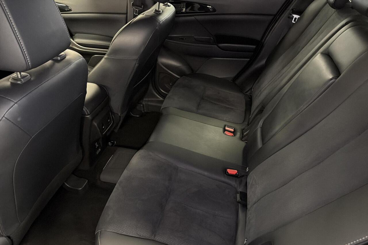 Mitsubishi ECLIPSE Cross 2.4 PHEV Executive 360 camera, Dodehoek sensoren, LED