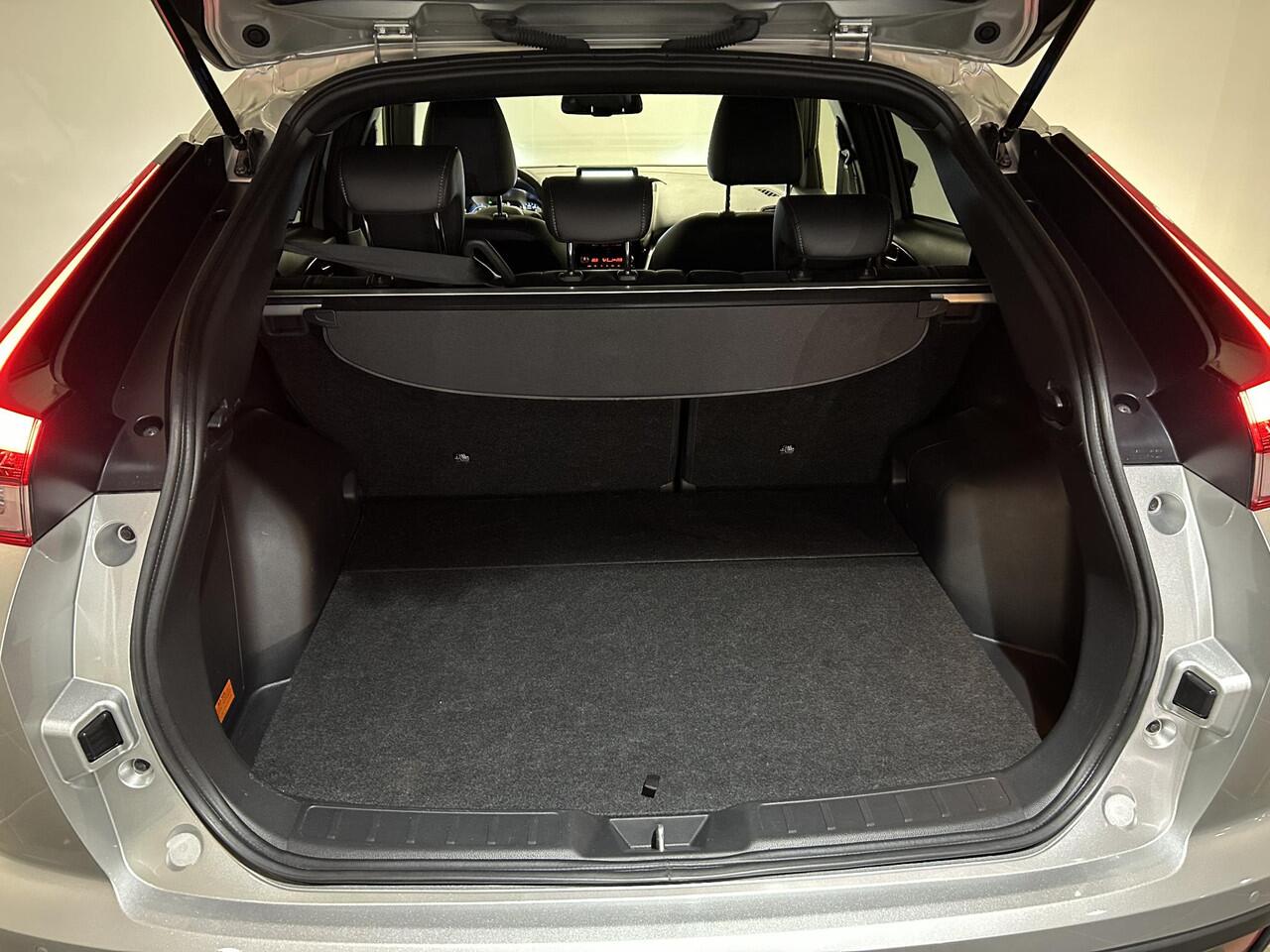 Mitsubishi ECLIPSE Cross 2.4 PHEV Intense+ | Navigatie | Stoelverwarming | Camera | Cruise control