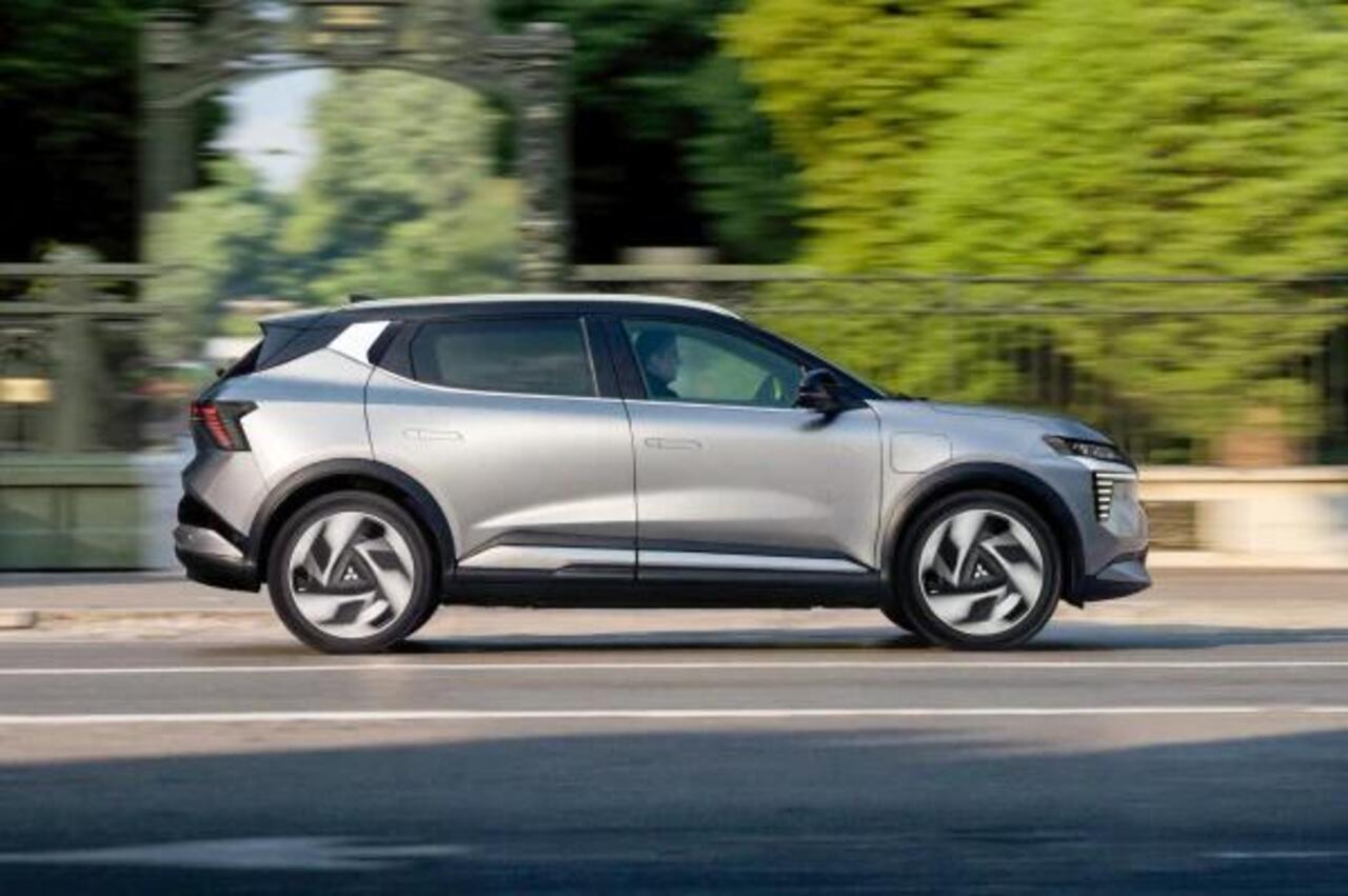 Mitsubishi ECLIPSE Cross EV 87 kWh Intense / Nieuw Model! / 100% Elektrisch / 621 KM WLTP / 1.100 KG Trekgewicht / Afbeeldingen Kunnen Afwijken Van De Werkelijke Uitvoering /