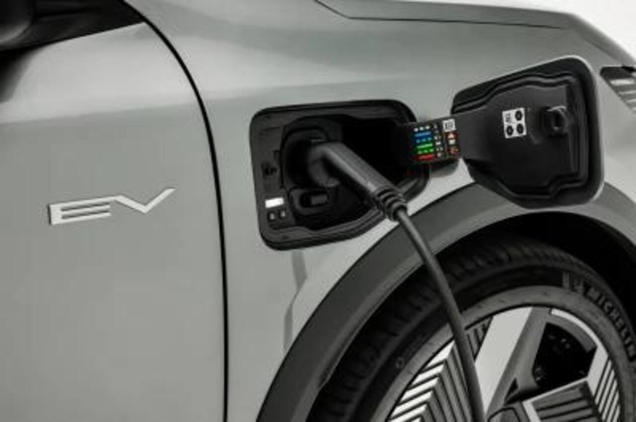 Mitsubishi ECLIPSE Cross EV 87 kWh Instyle / Nieuw Model! / 100% Elektrisch / 621 KM WLTP / 1.100 KG Trekgewicht / Afbeeldingen Kunnen Afwijken Van De Werkelijke Uitvoering /