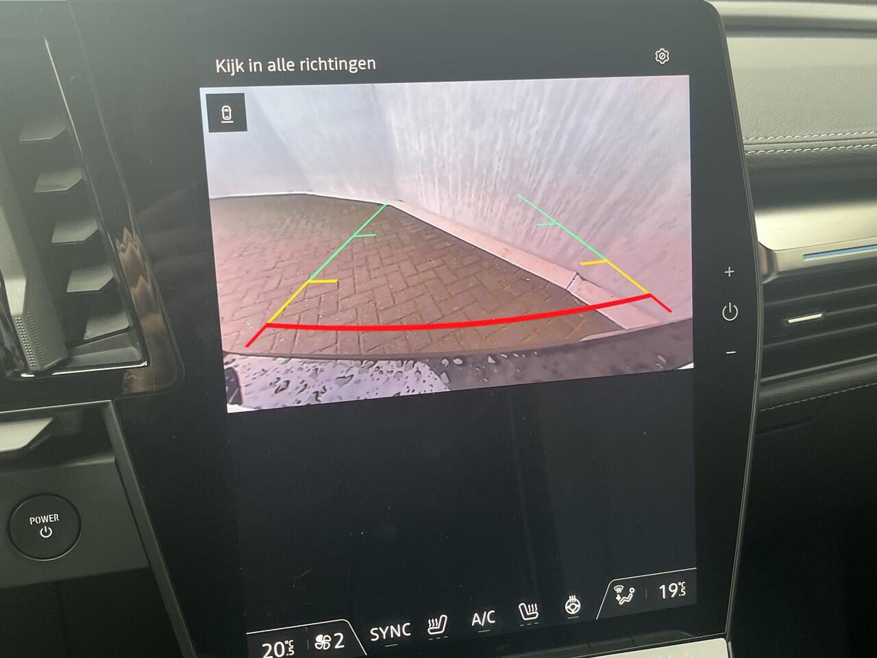 Mitsubishi ECLIPSE Cross Intense 87 kWh / ¤2000 introductiekorting / Nieuw Model! / 100% Elektrisch / 621 KM WLTP / 1.100 KG Trekgewicht / Achteruitrijcamera / Google Maps Navigatie / Stuur- & Stoelverwarming /