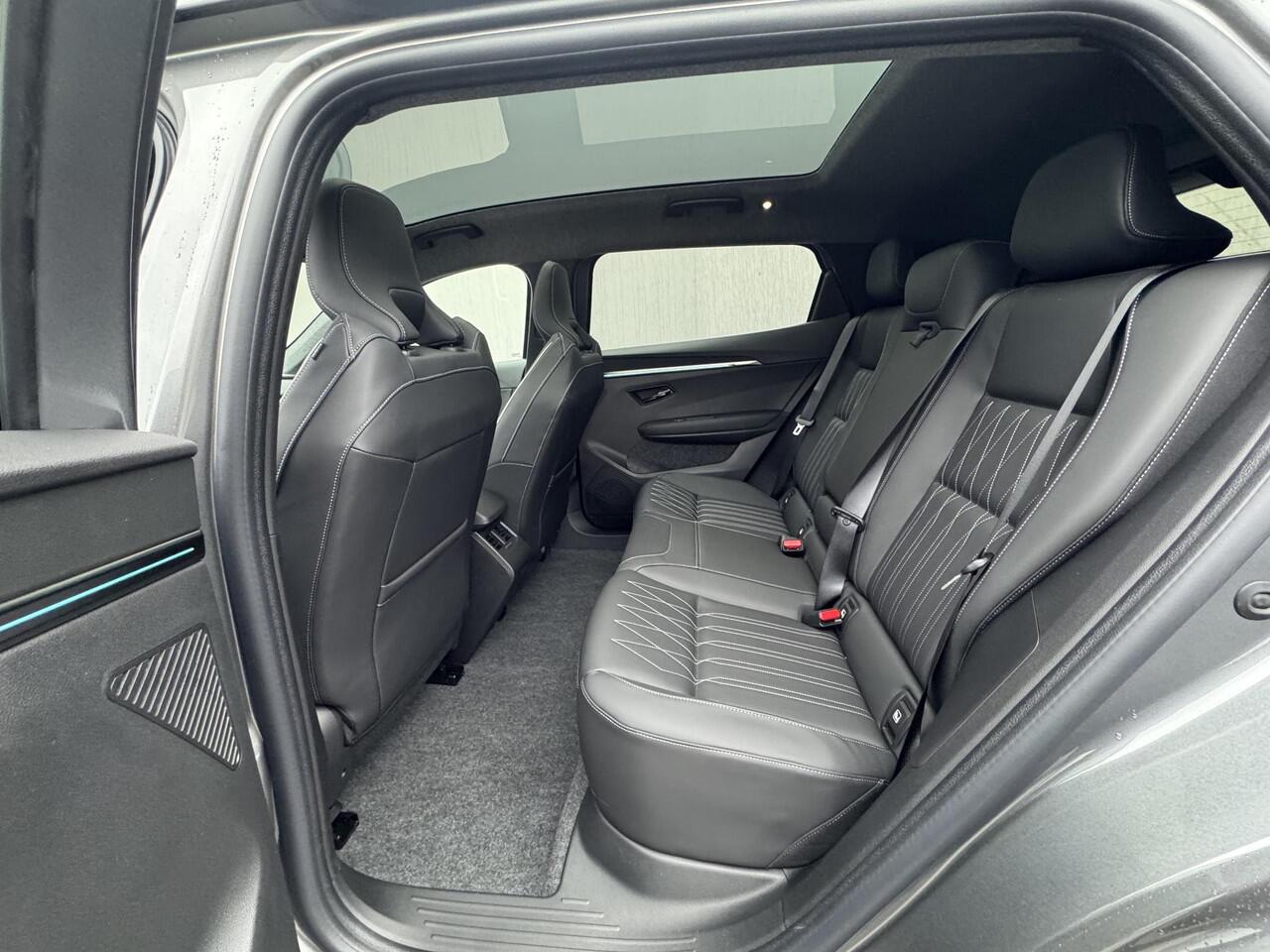 Mitsubishi ECLIPSE Cross Instyle 87 kWh + 22 kw lader / ¤2000 introductiekorting / Nieuw Model! / 100% Elektrisch / 621 KM WLTP / 1.100 KG Trekgewicht / 8 jaar fabrieksgarantie