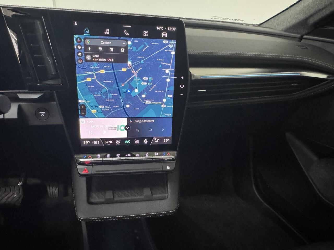 Mitsubishi ECLIPSE Cross Instyle 87 kWh | Demo 04-25 Leverbaar | Warmtepomp | Harman / Kardon | Solarbay Panoramadak | Cruise control adaptief | Stoel + stuurverwarming |