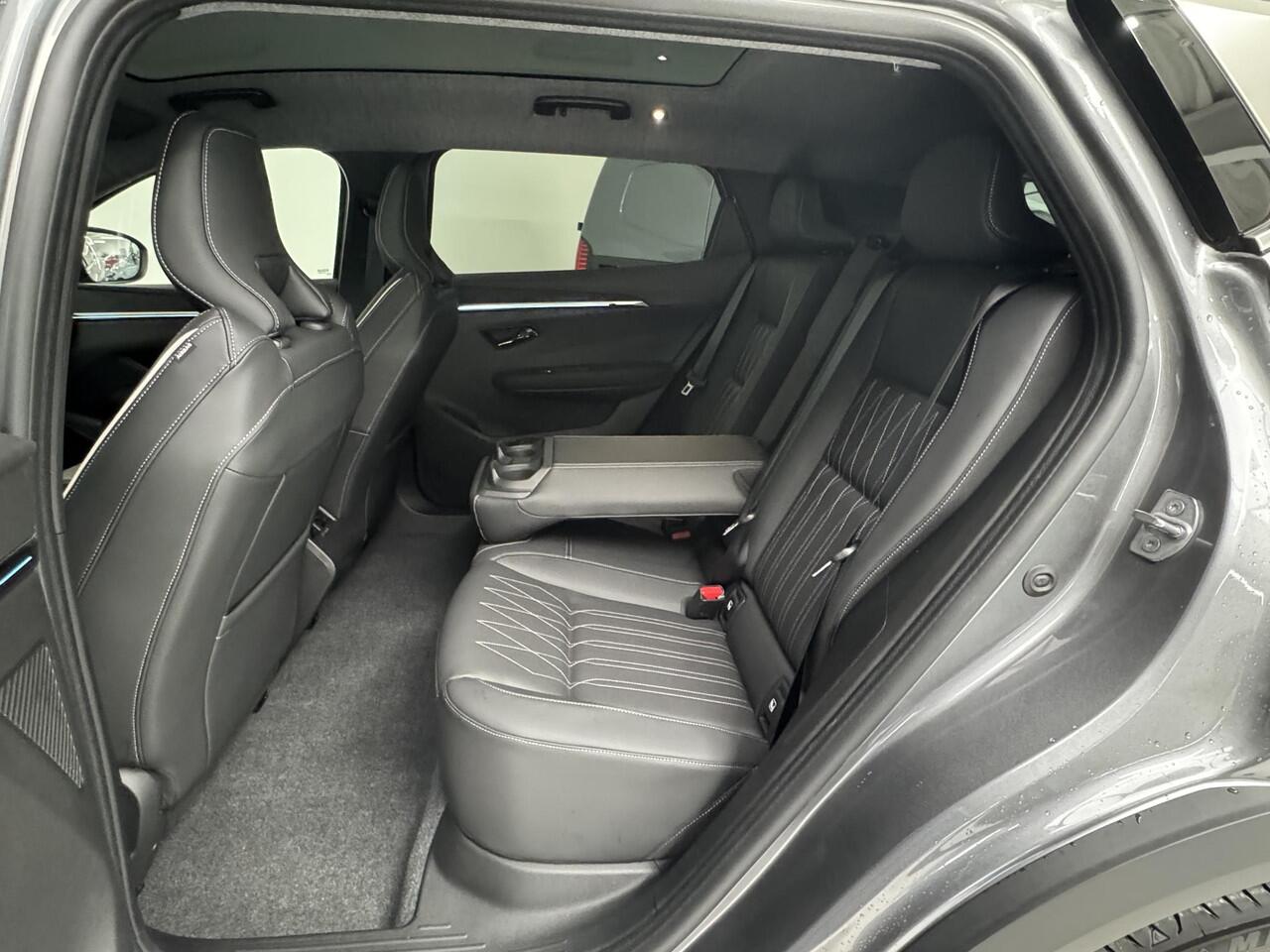 Mitsubishi ECLIPSE Cross Instyle 87 kWh | Demo 04-25 Leverbaar | Warmtepomp | Harman / Kardon | Solarbay Panoramadak | Cruise control adaptief | Stoel + stuurverwarming |