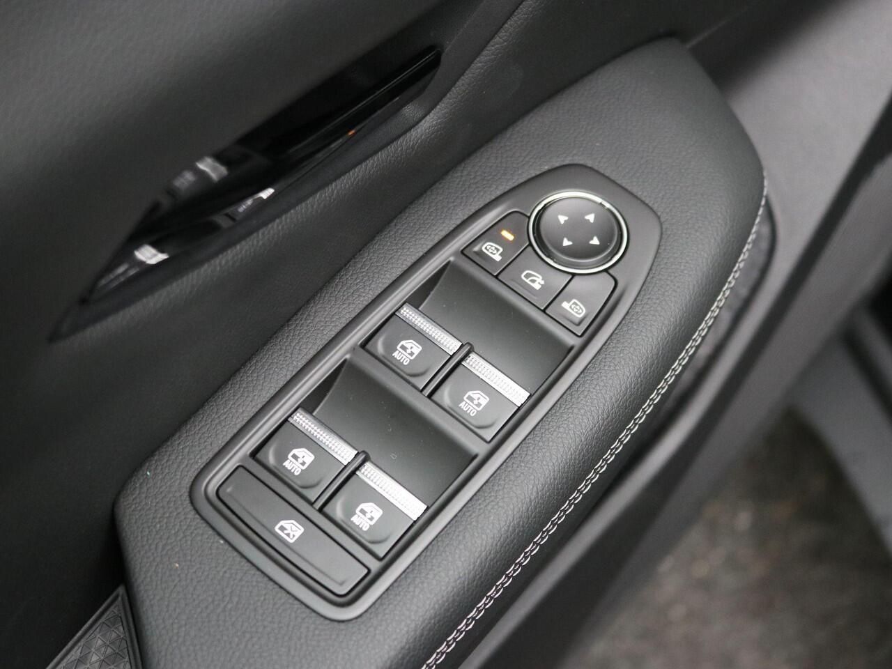 Mitsubishi ECLIPSE Cross Intense+ 87 kWh / ¤ 2.000 introductiekorting / Nieuw Model! / Rijklaarprijs / 100% Elektrisch / 621 KM WLTP / 1.100 KG Trekgewicht / Achteruitrijcamera / Google Maps Navigatie / Stuur- & Stoelverwarming /