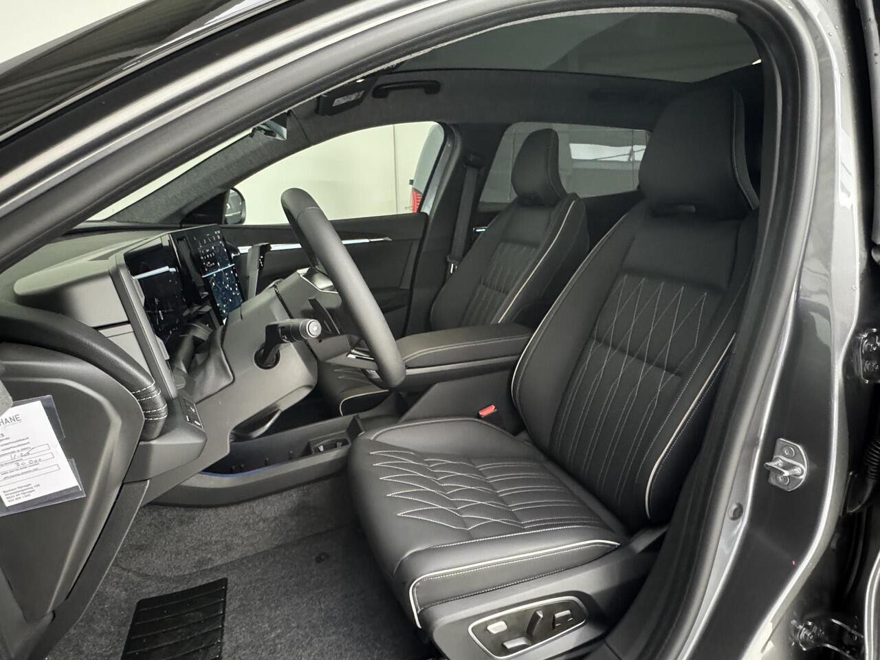 Mitsubishi ECLIPSE Cross Instyle 87 kWh | Demo 04-26 Leverbaar | Warmtepomp | Harman / Kardon | Solarbay Panoramadak | Cruise control adaptief | Stoel + stuurverwarming |