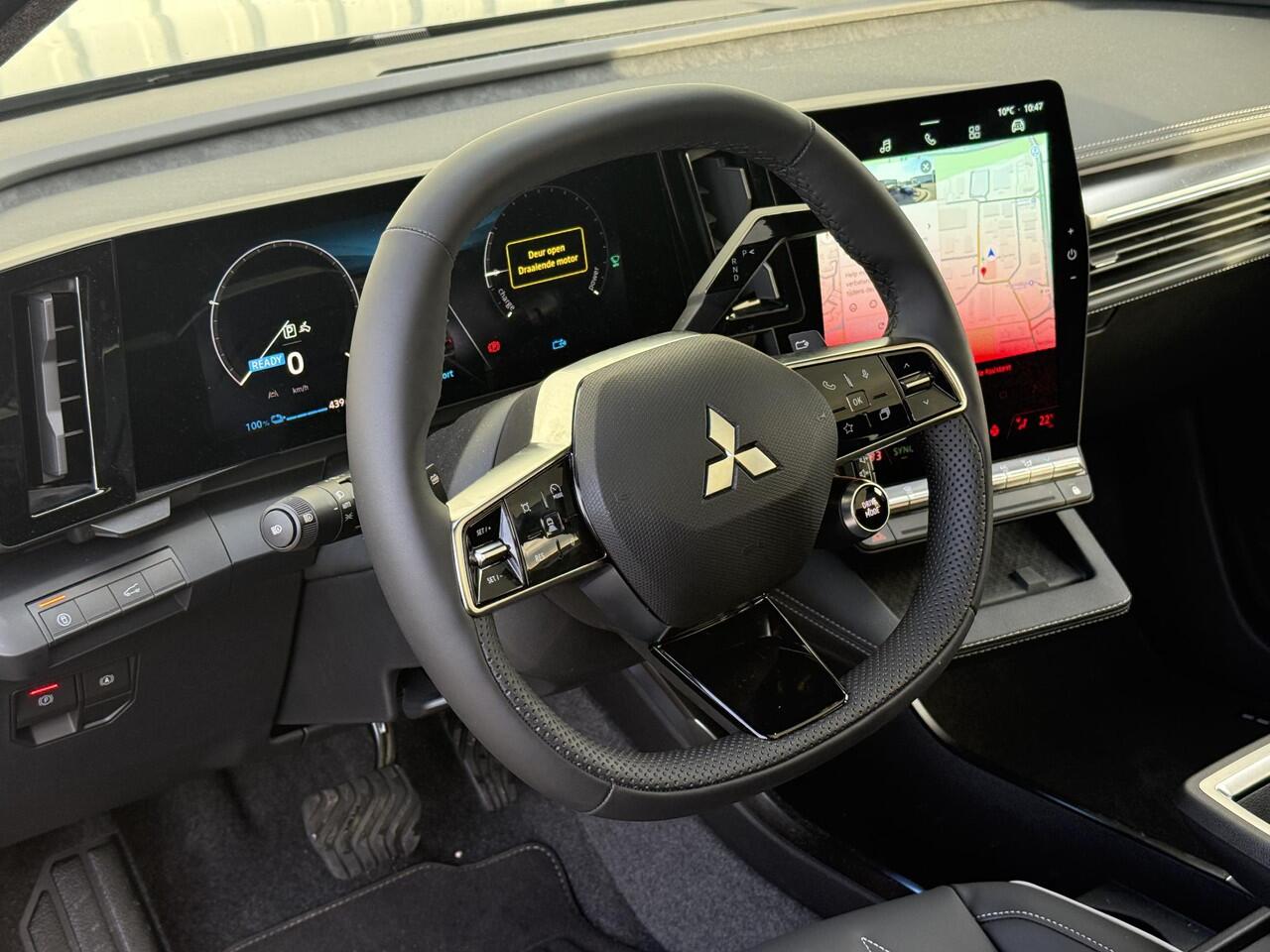 Mitsubishi ECLIPSE Cross Instyle 87 kWh / 625 KM WLTP / 8 Jaar Fabrieksgarantie / Lederen Bekleding / Panoramadak / Google Maps Navigatie / Harman/Kardon Audio / 360 Graden Camera / Stoel- en Stuurverwarming / Elektrisch Verstebare Stoel met Geheugen / Adaptive Cruise Contr