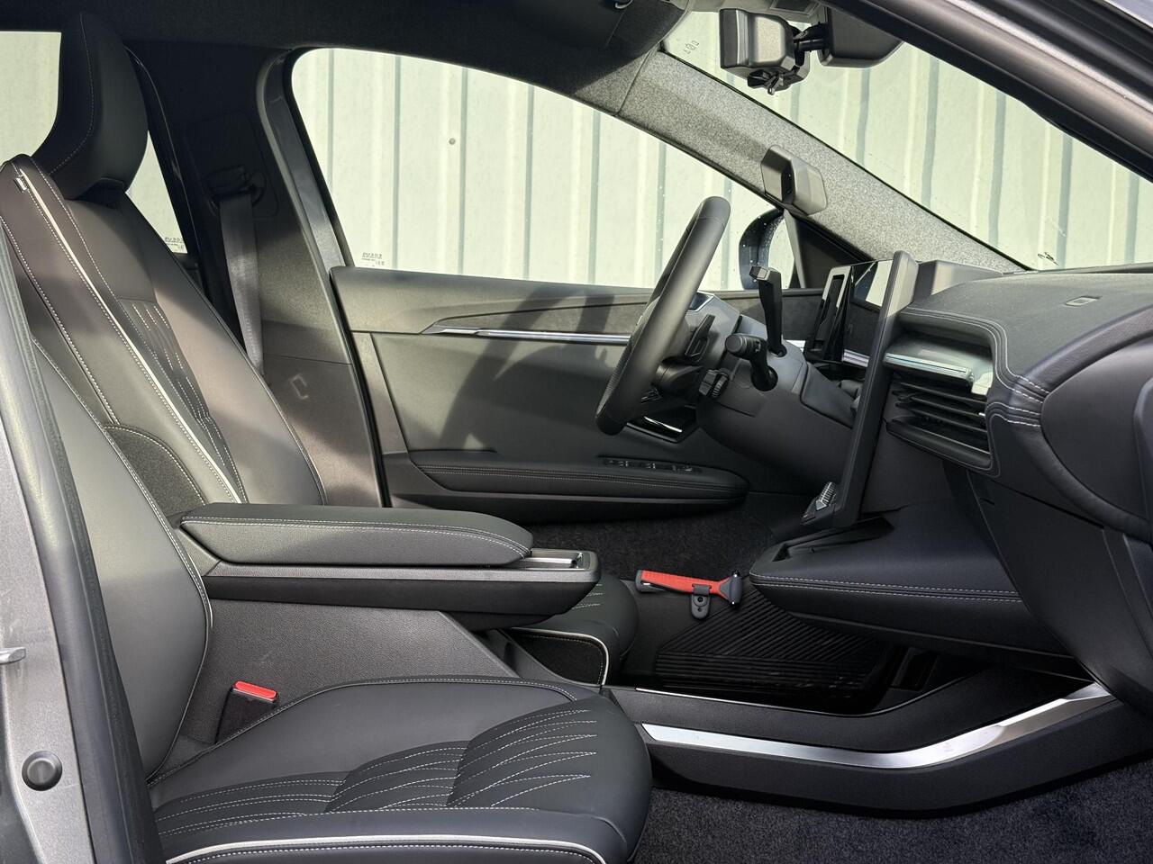 Mitsubishi ECLIPSE Cross Instyle 87 kWh / 625 KM WLTP / 8 Jaar Fabrieksgarantie / Lederen Bekleding / Panoramadak / Google Maps Navigatie / Harman/Kardon Audio / 360 Graden Camera / Stoel- en Stuurverwarming / Elektrisch Verstebare Stoel met Geheugen / Adaptive Cruise Contr