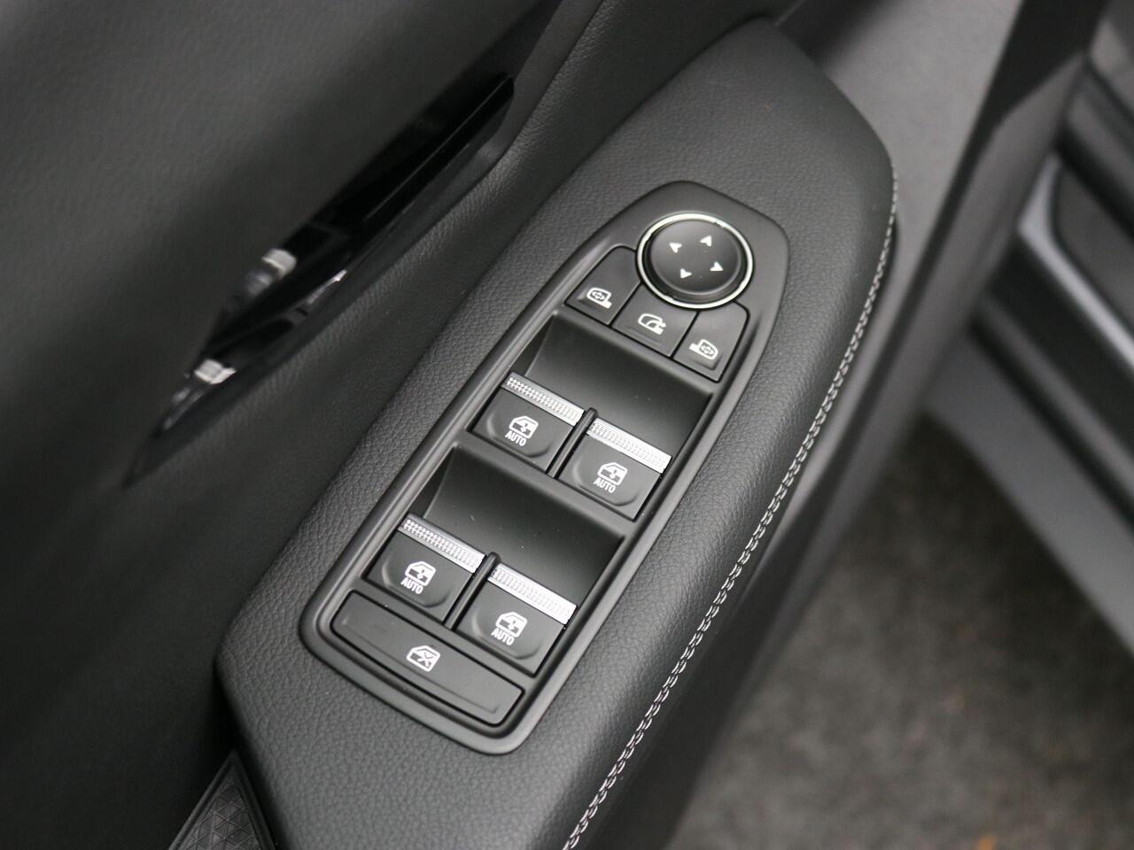 Mitsubishi ECLIPSE Cross Instyle 87 kWh / 100% Elektrisch / 625 KM WLTP / 1.100 KG Trekgewicht / 8 jaar fabrieksgarantie/ Panoramadak / Lederen bekleding / Google / Full Option /