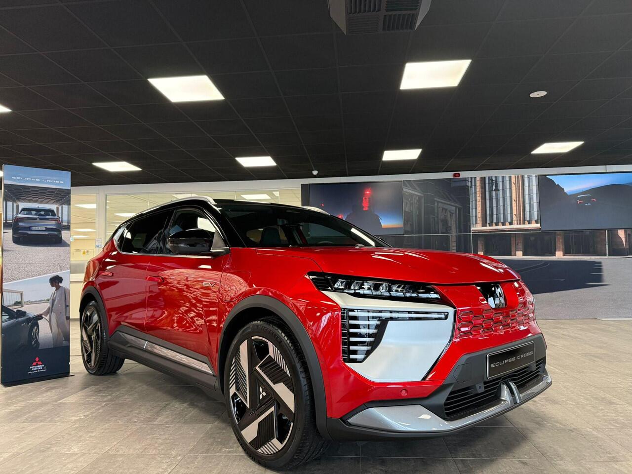 Mitsubishi ECLIPSE Cross 87 kWh Intense / ¤4.000,- Voordeel! / Nieuw Model! / 100% Elektrisch / 621 KM WLTP / 1.100 KG Trekgewicht / Afbeeldingen Kunnen Afwijken Van De Werkelijke Uitvoering /