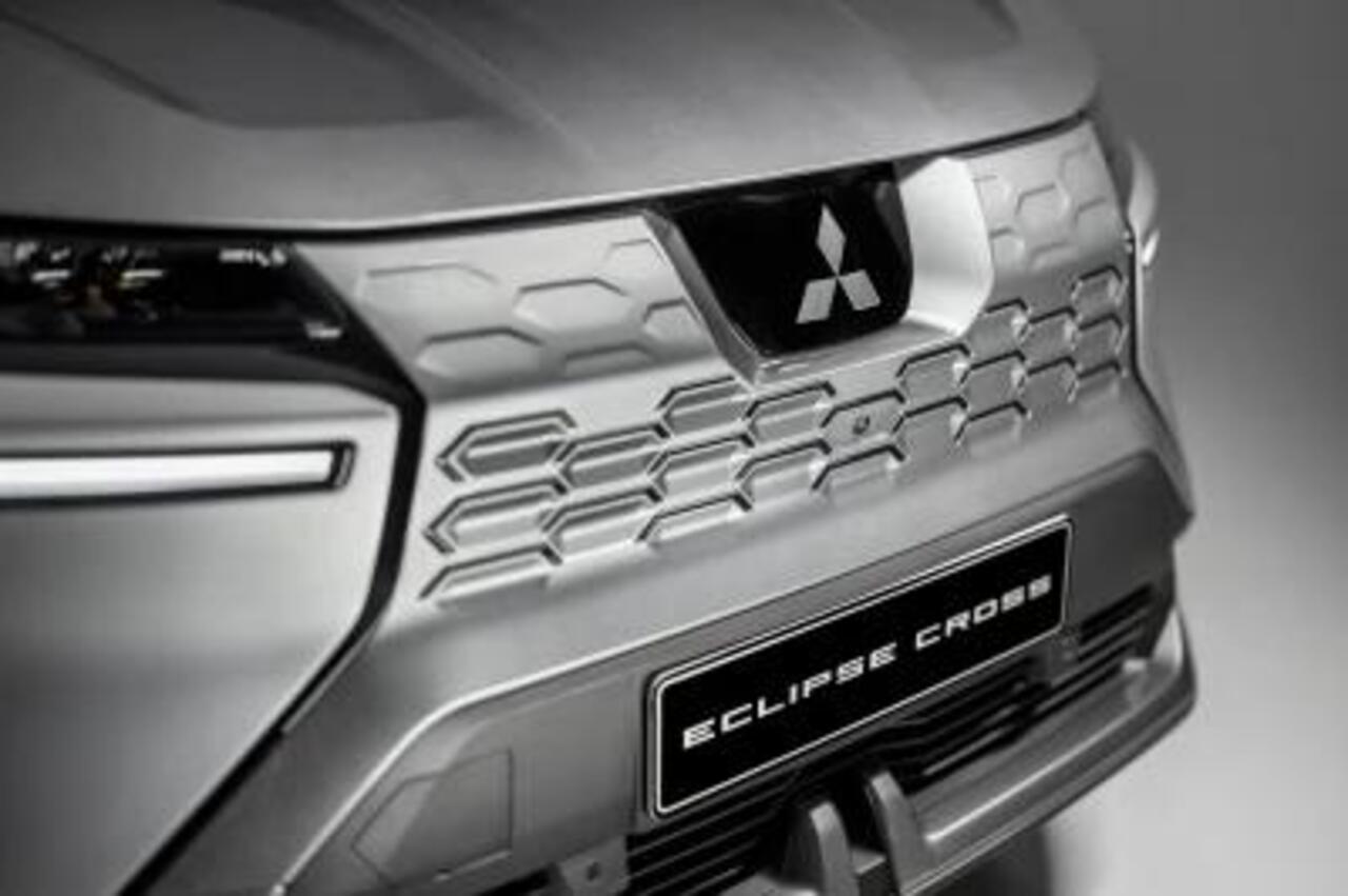 Mitsubishi ECLIPSE Cross 87 kWh Intense / ¤4.000,- Voordeel! / Nieuw Model! / 100% Elektrisch / 621 KM WLTP / 1.100 KG Trekgewicht / Afbeeldingen Kunnen Afwijken Van De Werkelijke Uitvoering /