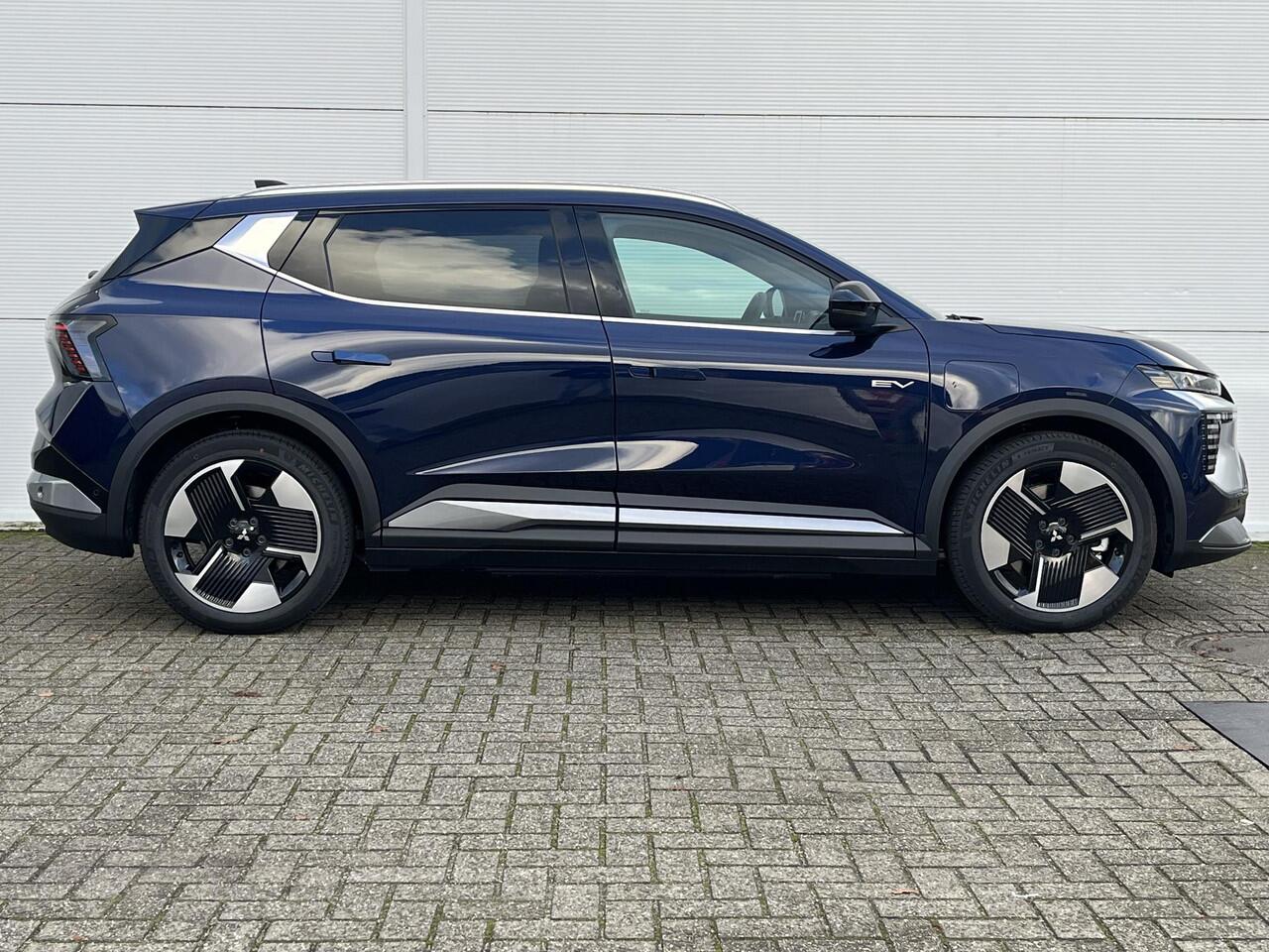 Mitsubishi ECLIPSE Cross Intense 87 kWh / ¤4.000 introductiekorting / Nieuw Model! / 100% Elektrisch / 621 KM WLTP / 1.100 KG Trekgewicht / Achteruitrijcamera / Google Maps Navigatie / Stuur- & Stoelverwarming /