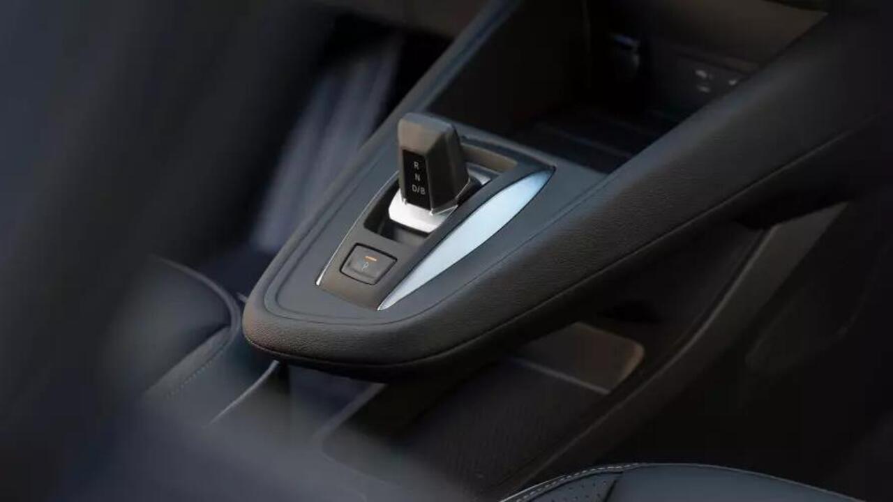 Mitsubishi GRANDIS 1.8 HEV Instyle / 2.000,- Euro Introductievoordeel / Nieuw Te Bestellen / Afbeeldingen Kunnen Afwijken Van De Werkelijke Uitvoering /