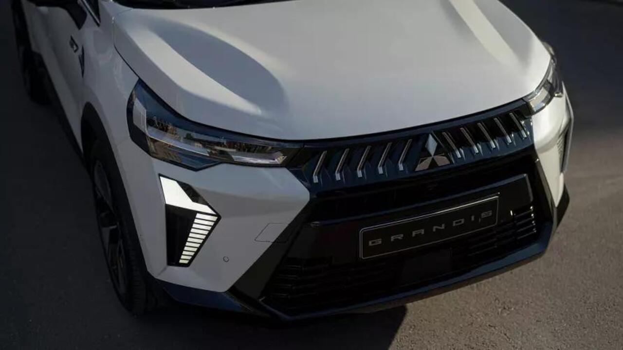 Mitsubishi GRANDIS 1.8 HEV Intense / 1.000,- Euro Introductievoordeel / Nieuw Te Bestellen / Afbeeldingen Kunnen Afwijken Van De Werkelijke Utvoering /