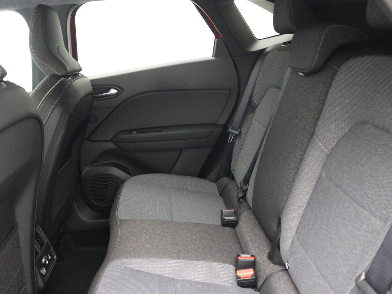 Mitsubishi GRANDIS 1.8 HEV First Edition / ¤ 2.000,- Voordeel op de Nieuwprijs / Prijs is rijklaar / 8 Jaar Fabrieksgarantie / Direct leverbaar / Stuurwiel en Stoelverwarming / Adaptieve Cruise / Verwarmde Vooruit / Keyless Entry & Start / Climate Control /