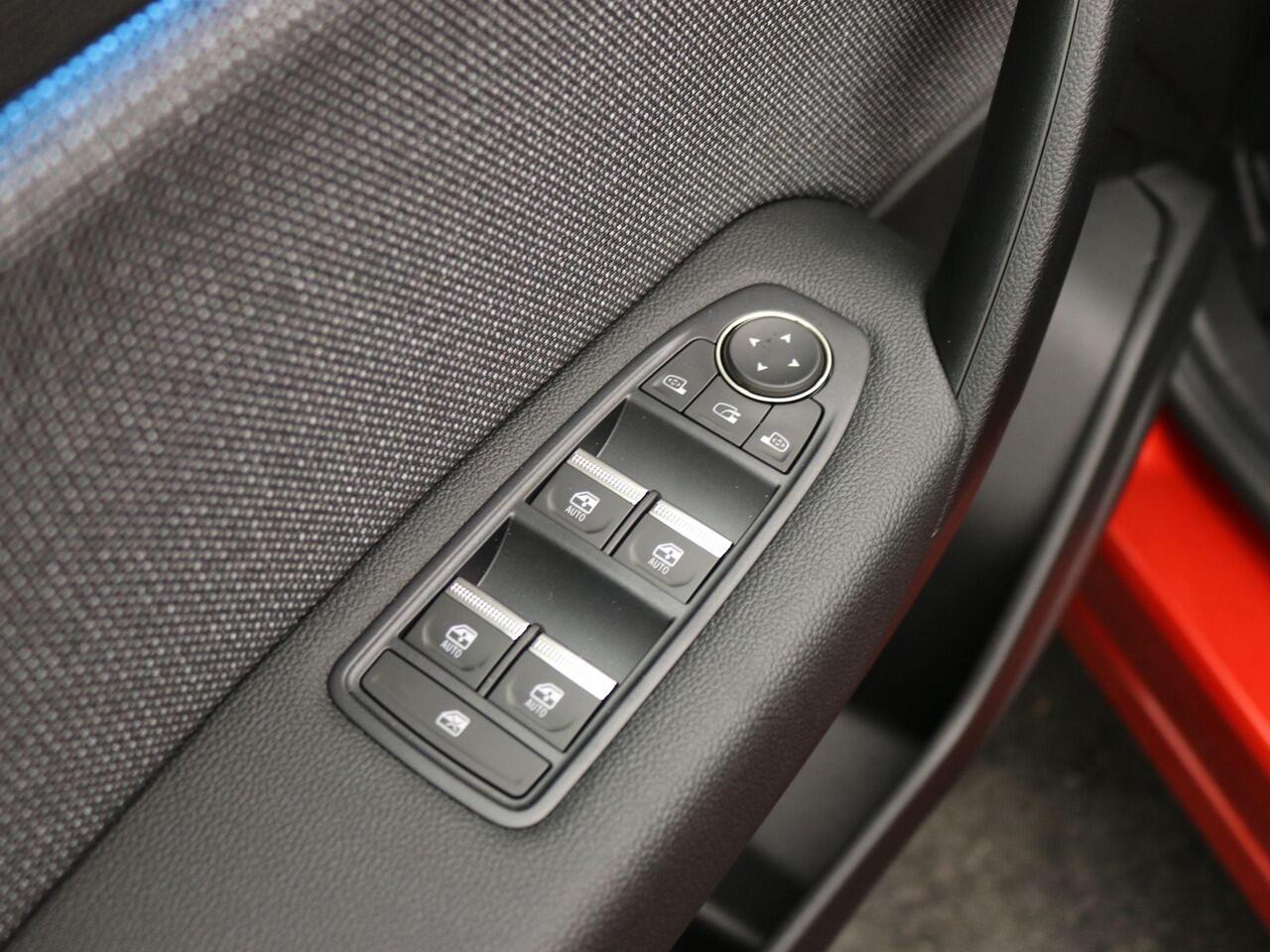 Mitsubishi GRANDIS 1.8 HEV First Edition / ¤ 2.000,- Voordeel op de Nieuwprijs / Prijs is rijklaar / 8 Jaar Fabrieksgarantie / Direct leverbaar / Stuurwiel en Stoelverwarming / Adaptieve Cruise / Verwarmde Vooruit / Keyless Entry & Start / Climate Control /