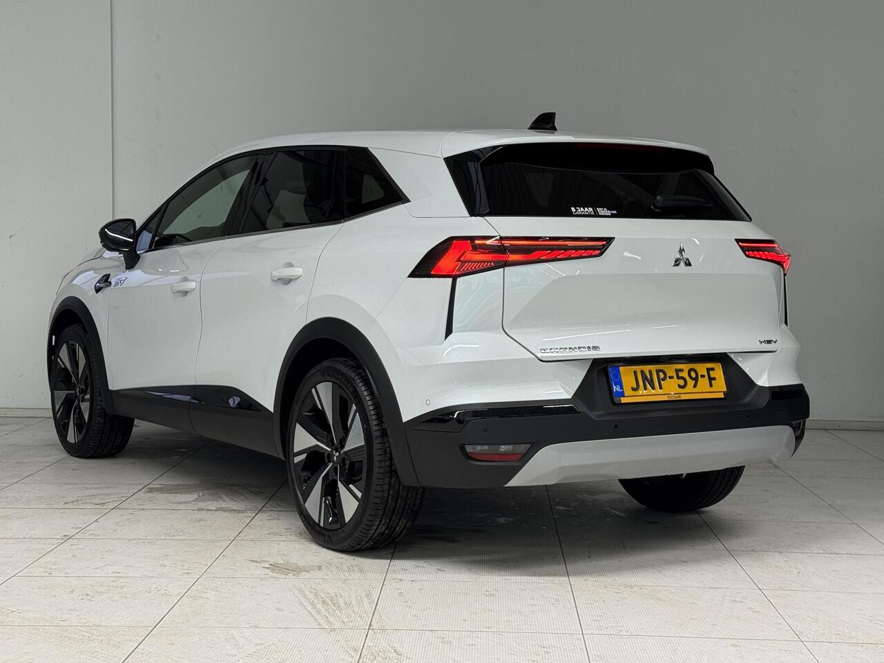 Mitsubishi GRANDIS 1.8 HEV Instyle | DEMO | Solarbay Panoramadak | Harman / Kardon | Stoel + stuurverwarming |