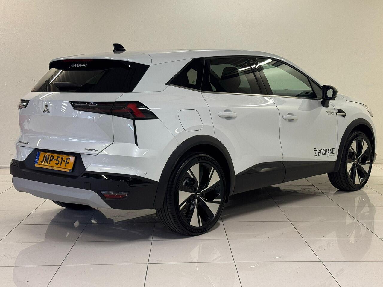 Mitsubishi GRANDIS 1.8 HEV Instyle | DEMO | Solarbay Panoramadak | Harman / Kardon | Stoel + stuurverwarming |