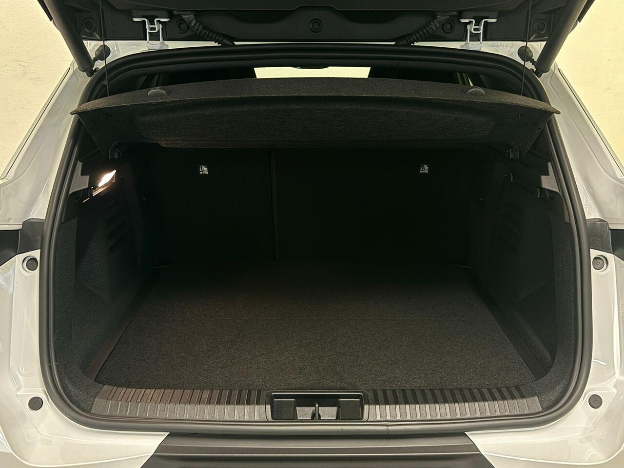 Mitsubishi GRANDIS 1.8 HEV Instyle | DEMO | Solarbay Panoramadak | Harman / Kardon | Stoel + stuurverwarming |