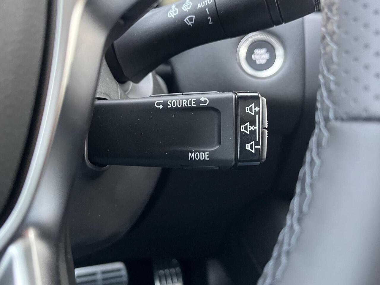 Mitsubishi GRANDIS 1.8 HEV Instyle / 8 jaar fabrieksgarantie / Elektrochromatisch glazen panoramadak / Google Assistent / Stuurwiel- en Stoelverwarming voor / Adaptieve Cruise Control / Verwarmde Voorruit / Climate Control / Keyless Entry & Start / Elektrisch Verstelbare Be