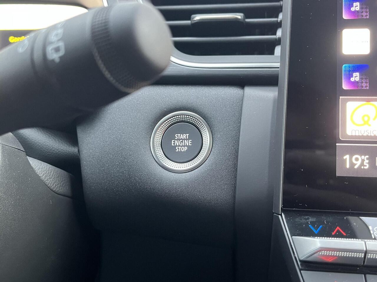 Mitsubishi GRANDIS 1.8 HEV Instyle / 8 jaar fabrieksgarantie / Elektrochromatisch glazen panoramadak / Google Assistent / Stuurwiel- en Stoelverwarming voor / Adaptieve Cruise Control / Verwarmde Voorruit / Climate Control / Keyless Entry & Start / Elektrisch Verstelbare Be