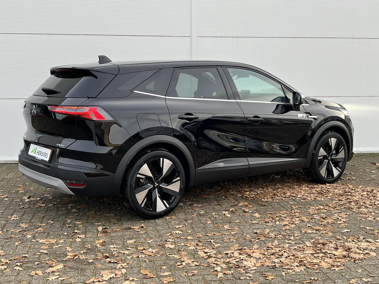 Mitsubishi GRANDIS 1.8 HEV Instyle / 8 jaar fabrieksgarantie / Elektrochromatisch glazen panoramadak / Google Assistent / Stuurwiel- en Stoelverwarming voor / Adaptieve Cruise Control / Verwarmde Voorruit / Climate Control / Keyless Entry & Start / Elektrisch Verstelbare Be