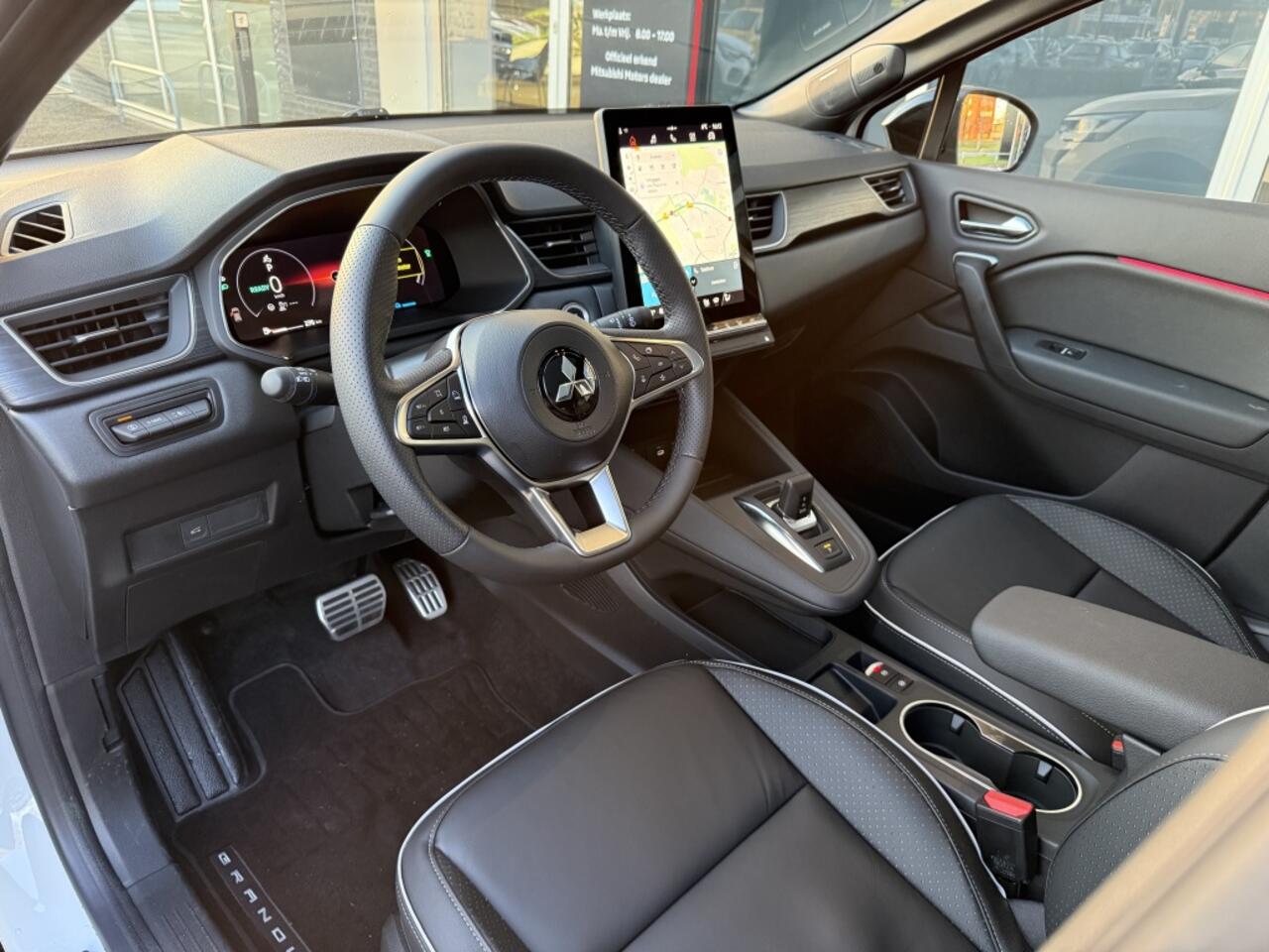 Mitsubishi GRANDIS 1.8 HEV Instyle | Panoramadak | Harman Kardon