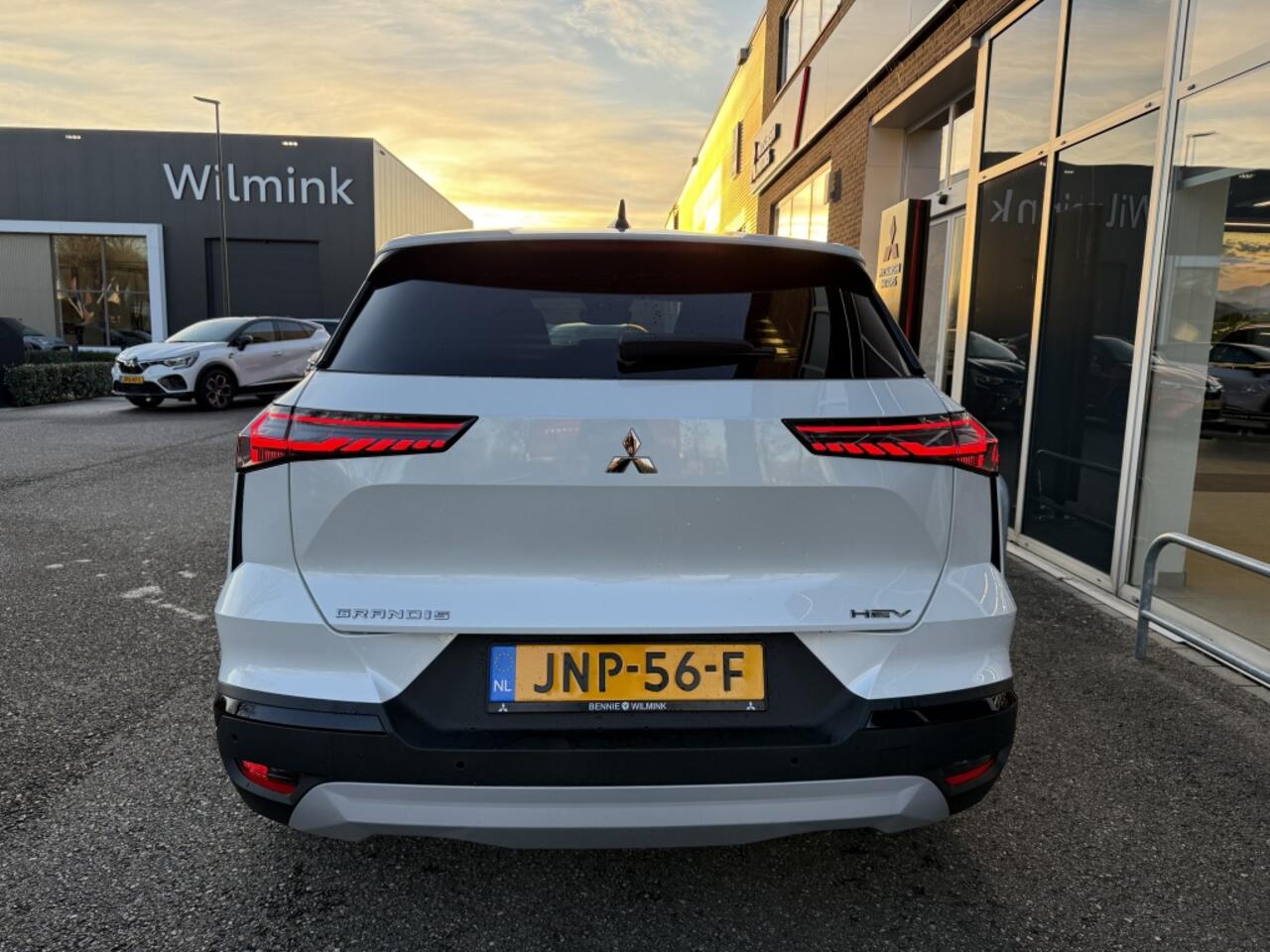 Mitsubishi GRANDIS 1.8 HEV Instyle | Panoramadak | Harman Kardon