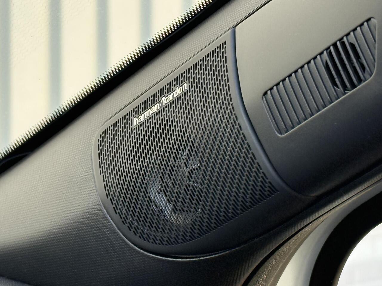 Mitsubishi GRANDIS 1.8 HEV Instyle / Lederen Bekleding / Stoel- en Stuurverwarming / Google Maps Navigatie / Harman/Kardon Audio / 360 Graden Camera / Panoramadak / Elektrisch Verstelbare Stoel / Elektrische Kofferbak / Adaptive Cruise Control /