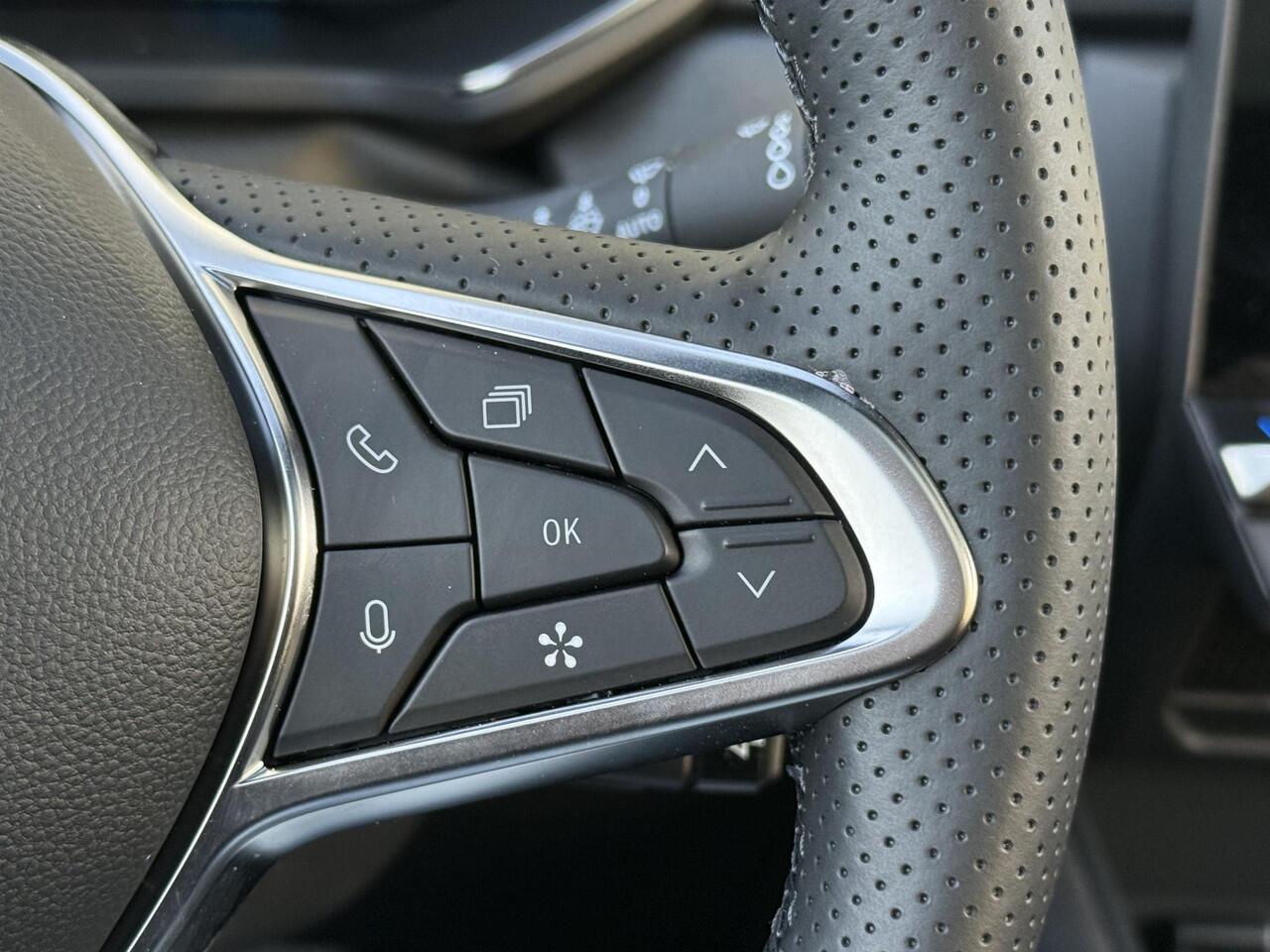 Mitsubishi GRANDIS 1.8 HEV Instyle / Lederen Bekleding / Stoel- en Stuurverwarming / Google Maps Navigatie / Harman/Kardon Audio / 360 Graden Camera / Panoramadak / Elektrisch Verstelbare Stoel / Elektrische Kofferbak / Adaptive Cruise Control /