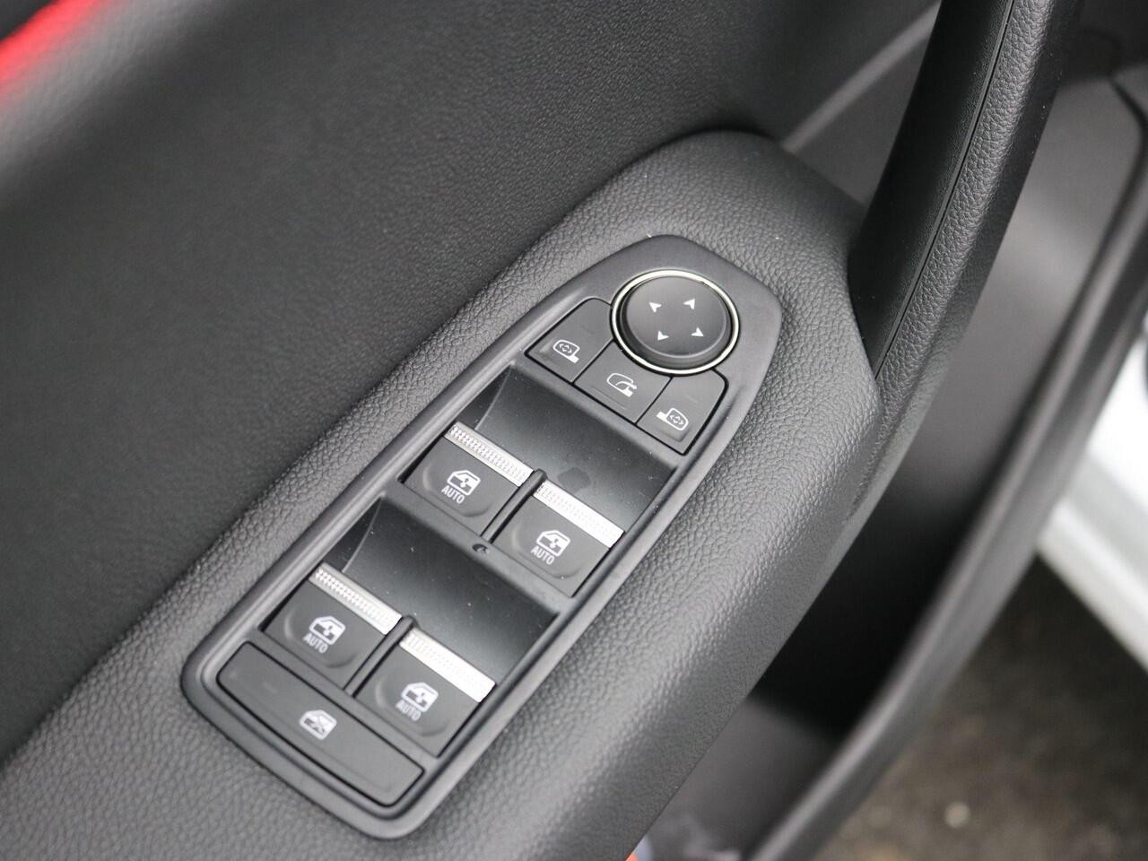 Mitsubishi GRANDIS 1.8 HEV Instyle AUTOMAAT / 8 jaar fabrieksgarantie / Elektrochromatisch glazen panoramadak / Google Assistent / Stuurwiel- en Stoelverwarming voor / Adaptieve Cruise Control / Verwarmde Voorruit / Climate Control / Keyless Entry & Start / Elektrisch Verst