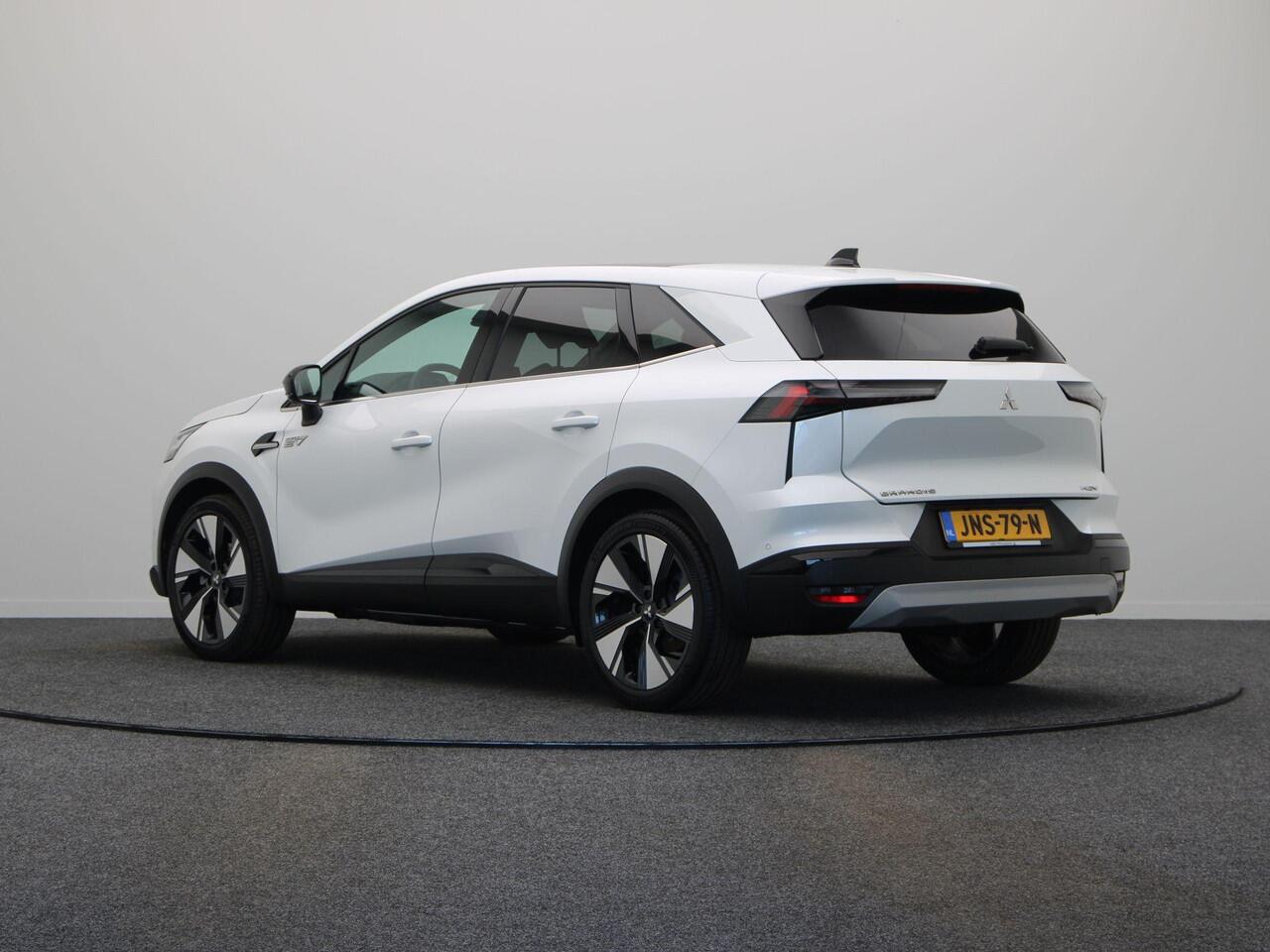 Mitsubishi GRANDIS 1.8 HEV Instyle | 8 Jaar GARANTIE ! | Lederen Bekleding | Harman&Kardon | Elektr.Achterklep | 360 cam | Stoel en stuurwielverwarming.