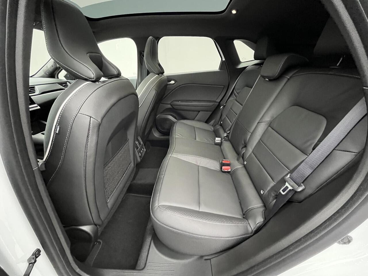 Mitsubishi GRANDIS 1.8 HEV Instyle / 2.000,- Euro Introductievoordeel / 8 Jaar Fabrieksgarantie! / Elektrochromatisch glazen Panoramadak / 360° Camera / Google Maps Navigatie / Stuurwiel- en Stoelverwarming voor / Adaptieve Cruise Control / Verwarmde Voorruit / Climate Cont