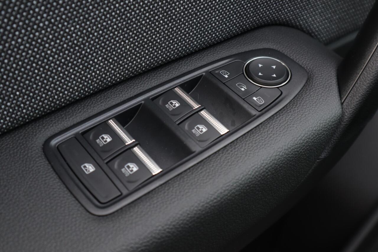 Mitsubishi GRANDIS 1.8 HEV First Edtition