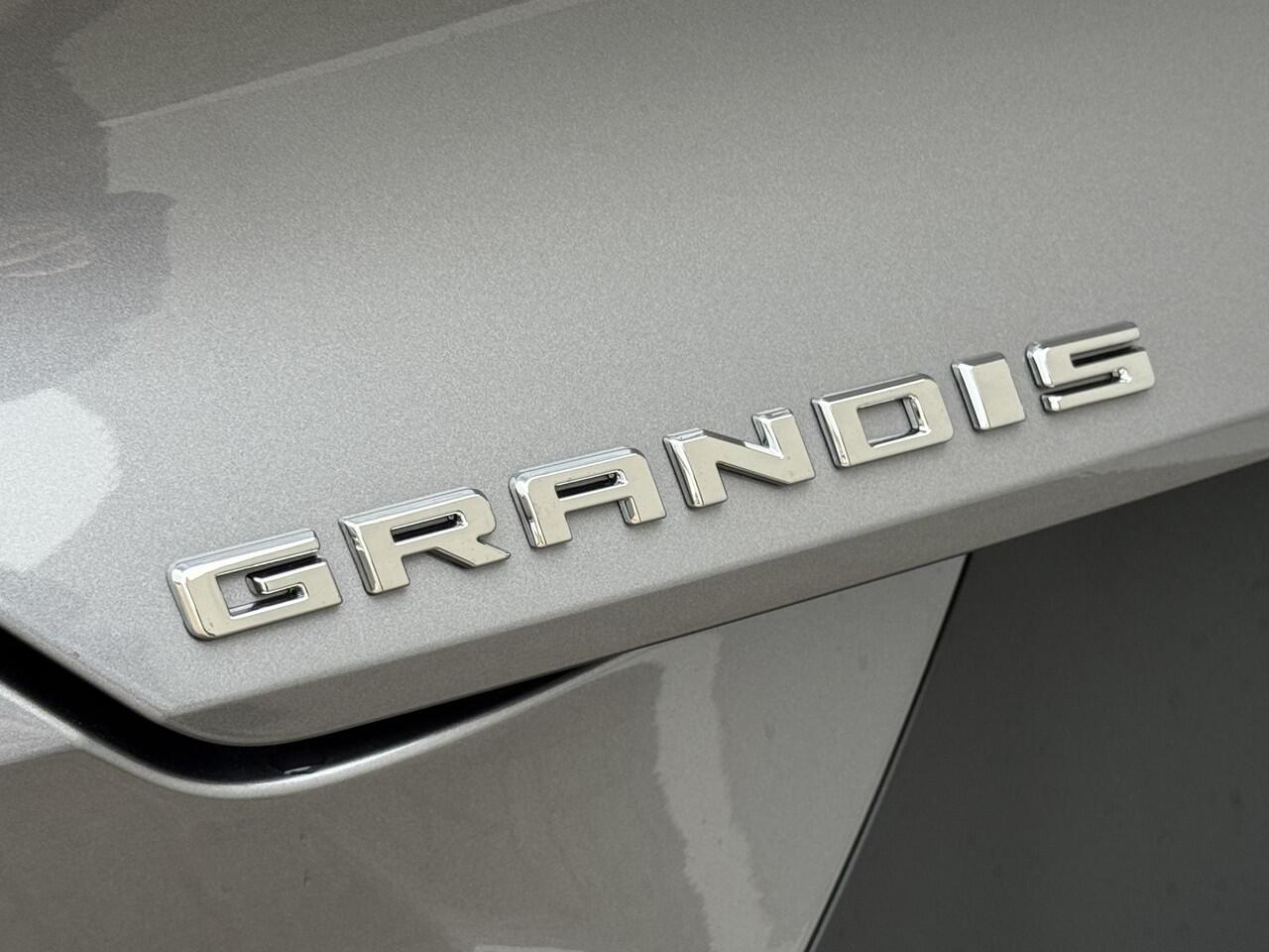 Mitsubishi GRANDIS 1.8 HEV Intense / ¤1.000,- Euro Introductievoordeel / 8 Jaar Fabrieksgarantie! / Nieuw Uit Voorraad Leverbaar / Achteruitrijcamera / Apple Carplay & Android Auto / Keyless Entry & Start / Climate Control /