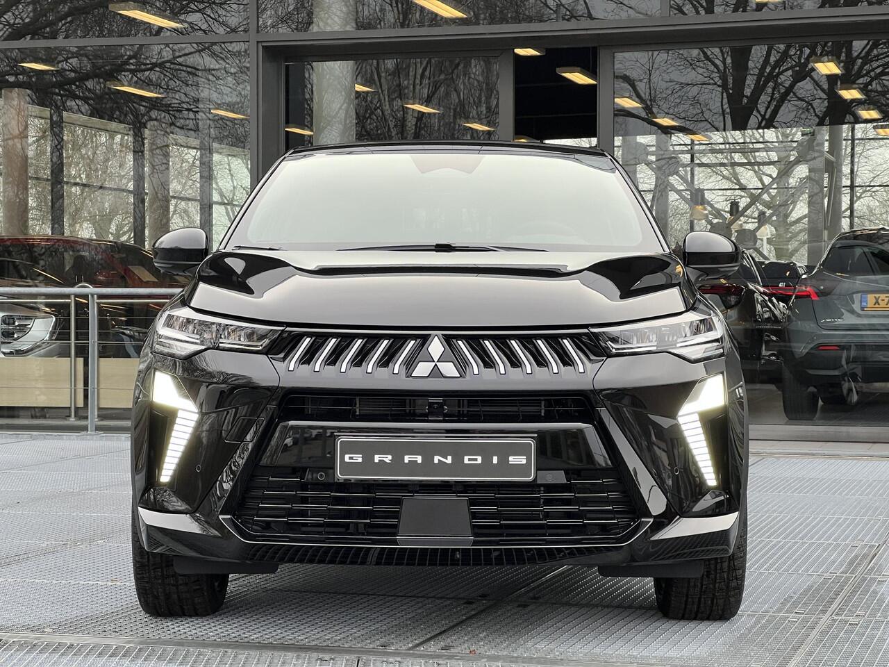 Mitsubishi GRANDIS 1.8 HEV First Edition | DIRECT UIT VOORRAAD LEVERBAAR MET 8 JAAR FABRIEKSGARANTIE!