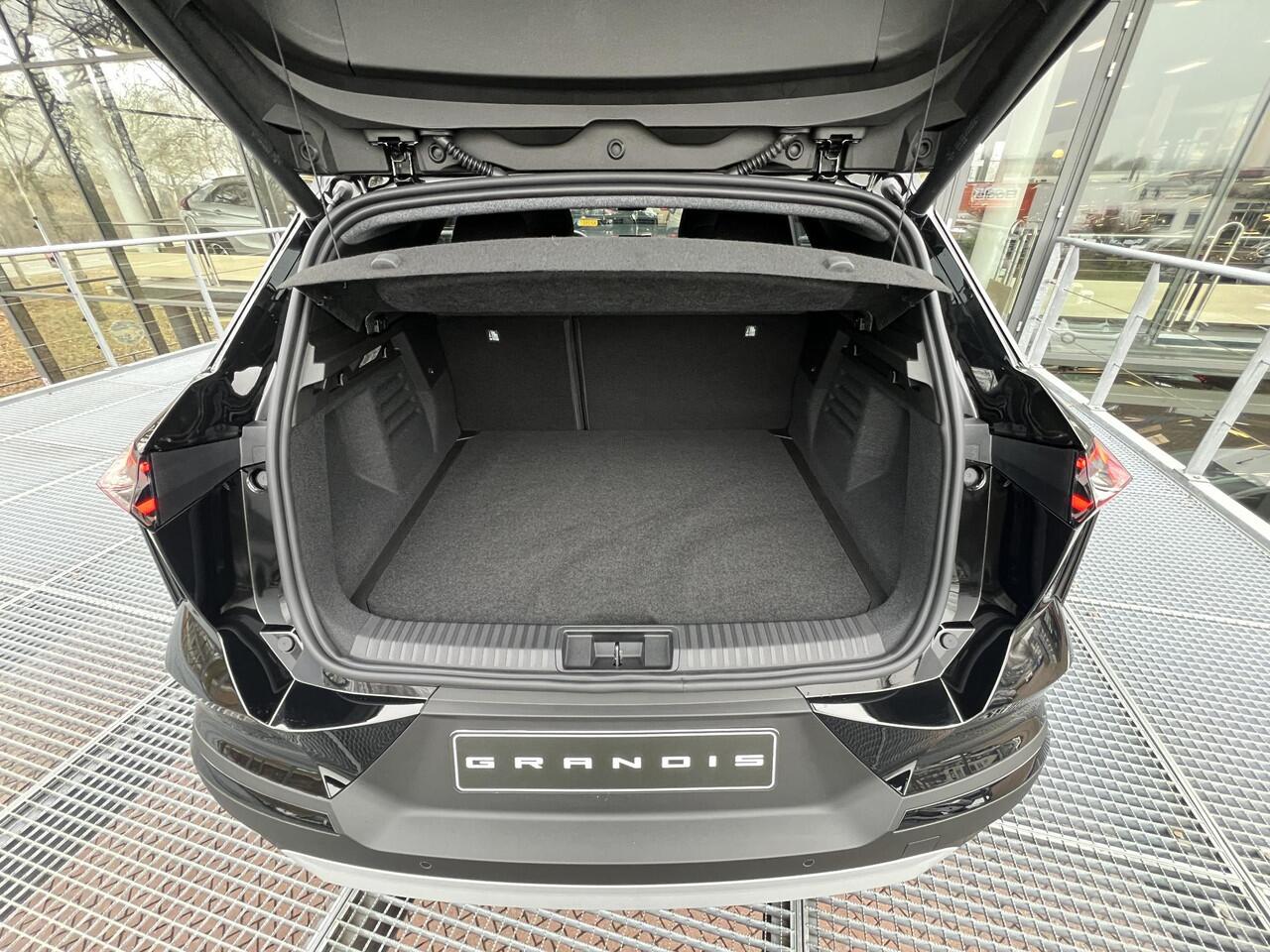 Mitsubishi GRANDIS 1.8 HEV First Edition | DIRECT UIT VOORRAAD LEVERBAAR MET 8 JAAR FABRIEKSGARANTIE!