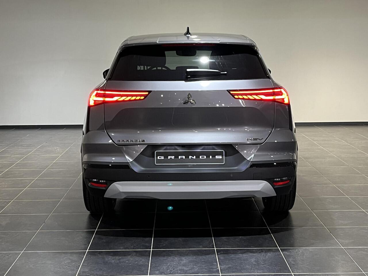 Mitsubishi GRANDIS 1.8 HEV First Edition | Voorraad voordeel | 8 jaar garantie |