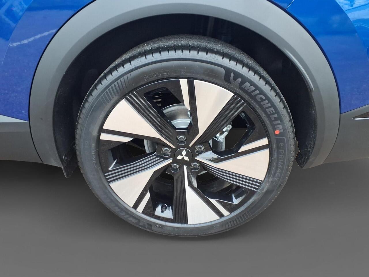 Mitsubishi GRANDIS 1.8 HEV First Edition | ¤ 3.000,- KORTING | 8 JAAR GARANTIE |