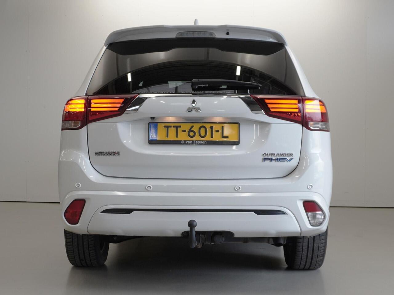 Mitsubishi OUTLANDER 2.4 PHEV S-Edition | NL Auto | Billstein Schokbrekers | Standkachel | Schuifdak | Trekhaak