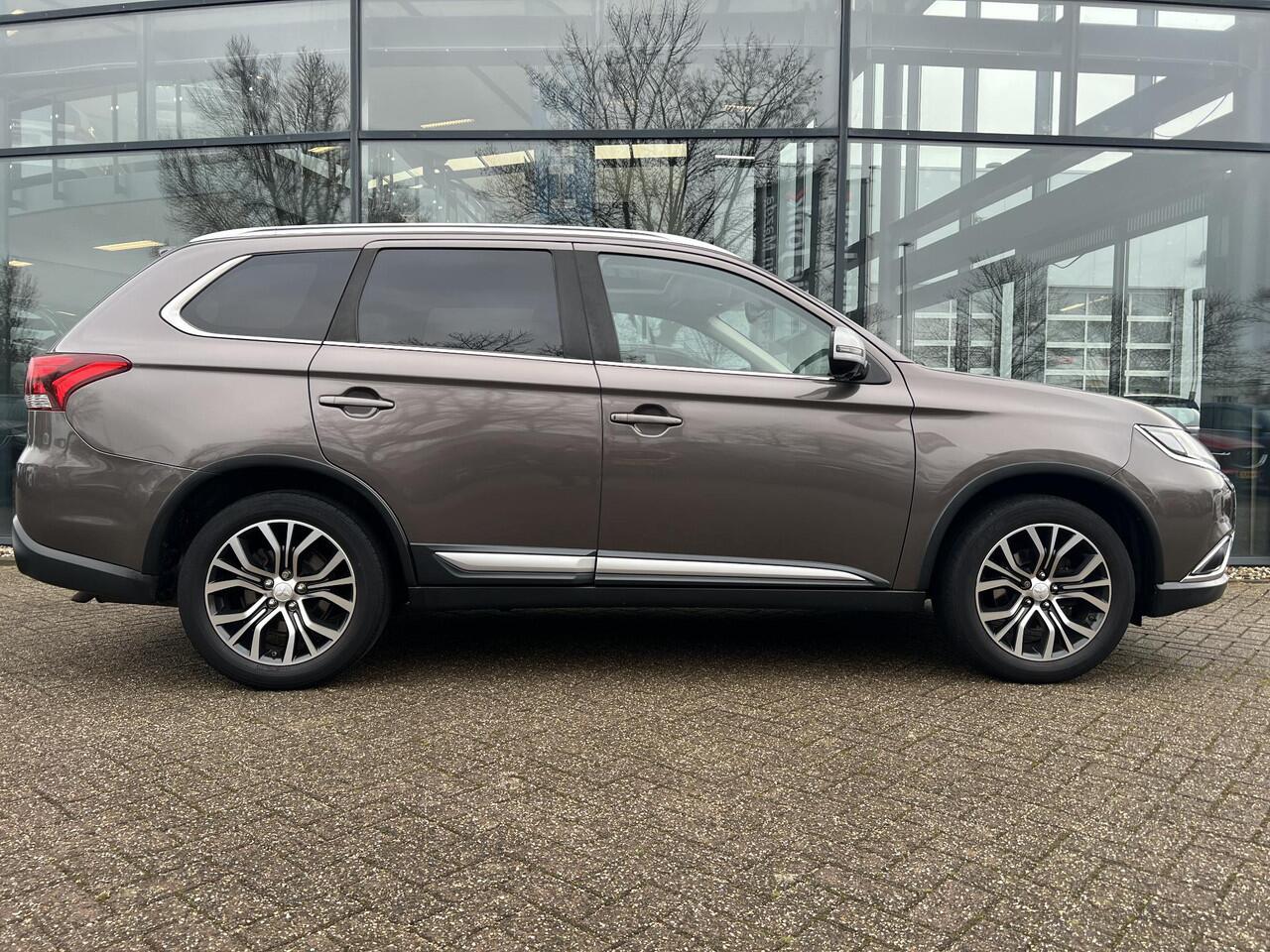 Mitsubishi OUTLANDER 2.0 Instyle | AUTOMAAT | TREKHAAK | 7 PERS | 1E EIGENAAR | LEDER | 360 CAMERA | VOORRUIT + STUUR & STOELVERWARMING | 1600kg TREKGEWICHT |