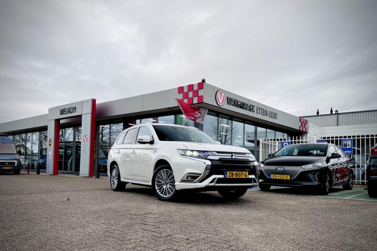 Mitsubishi OUTLANDER 2.4 PHEV Instyle | Nieuw type | Trekhaak | Adaptive | 360 camera