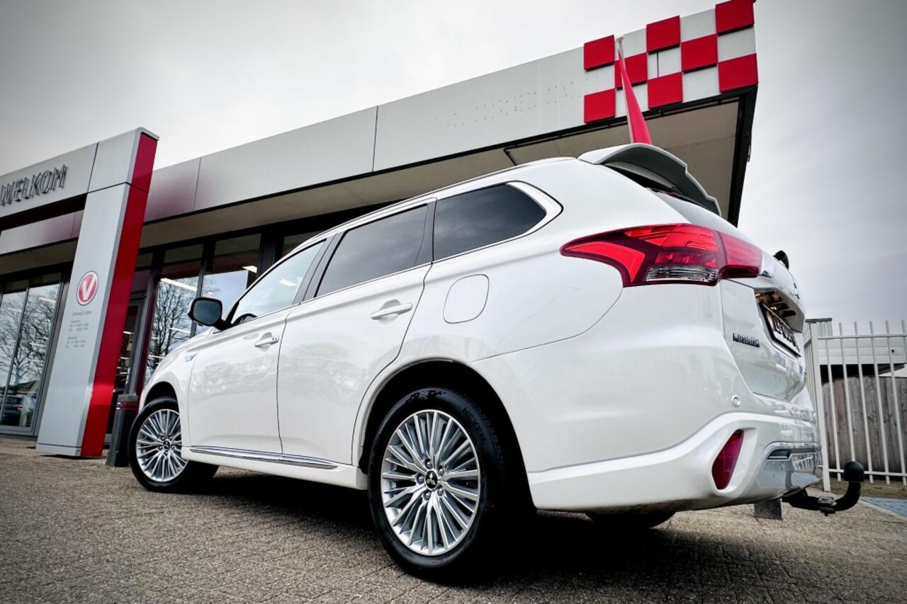 Mitsubishi OUTLANDER 2.4 PHEV Instyle | Nieuw type | Trekhaak | Adaptive | 360 camera