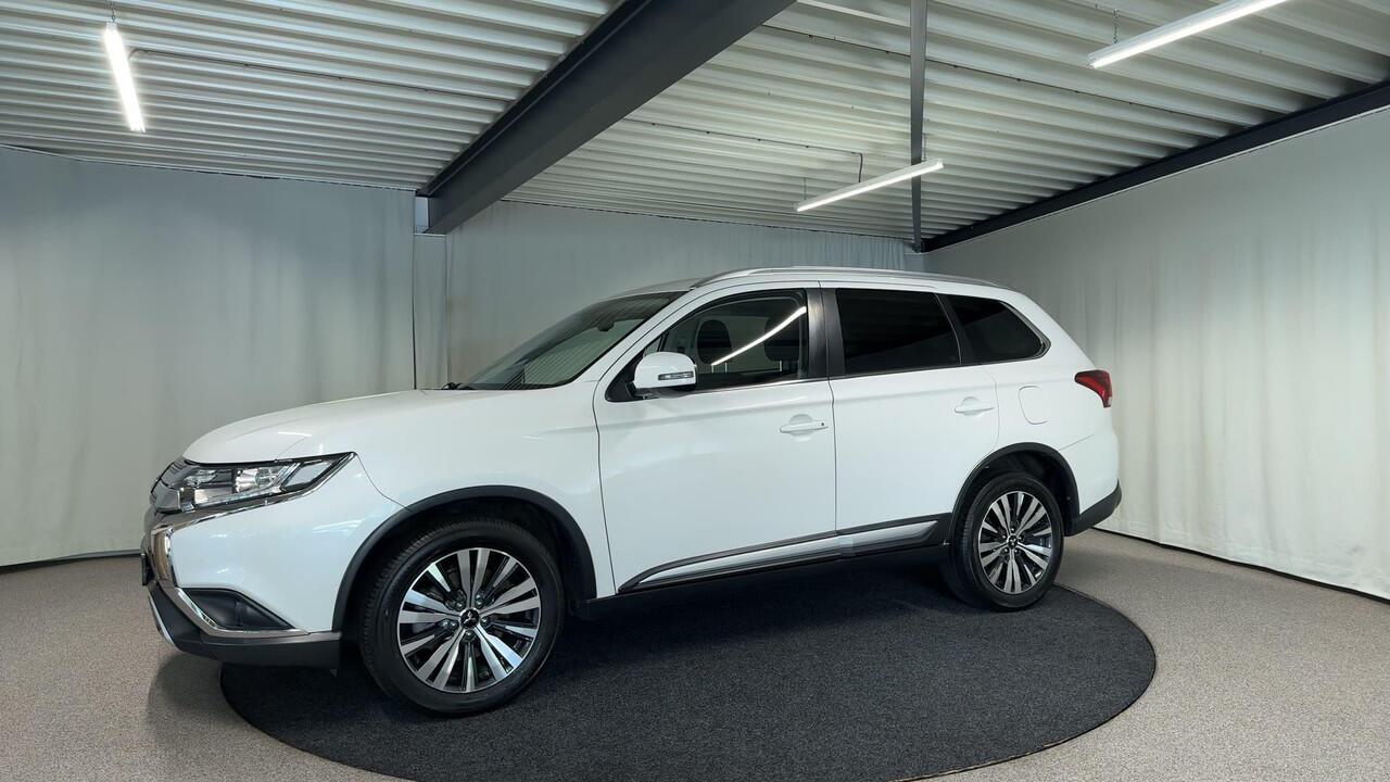 Mitsubishi OUTLANDER 2.0 Connect Pro Automaat | Navi