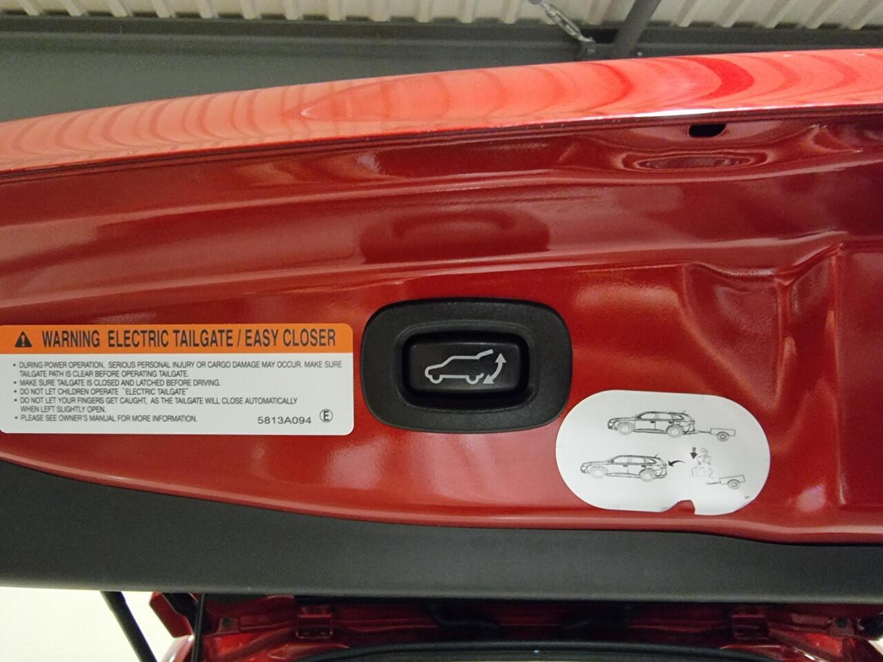 Mitsubishi OUTLANDER 2.4 PHEV Intense+ | Trekhaak | Open dak | Elektrische achterklep |