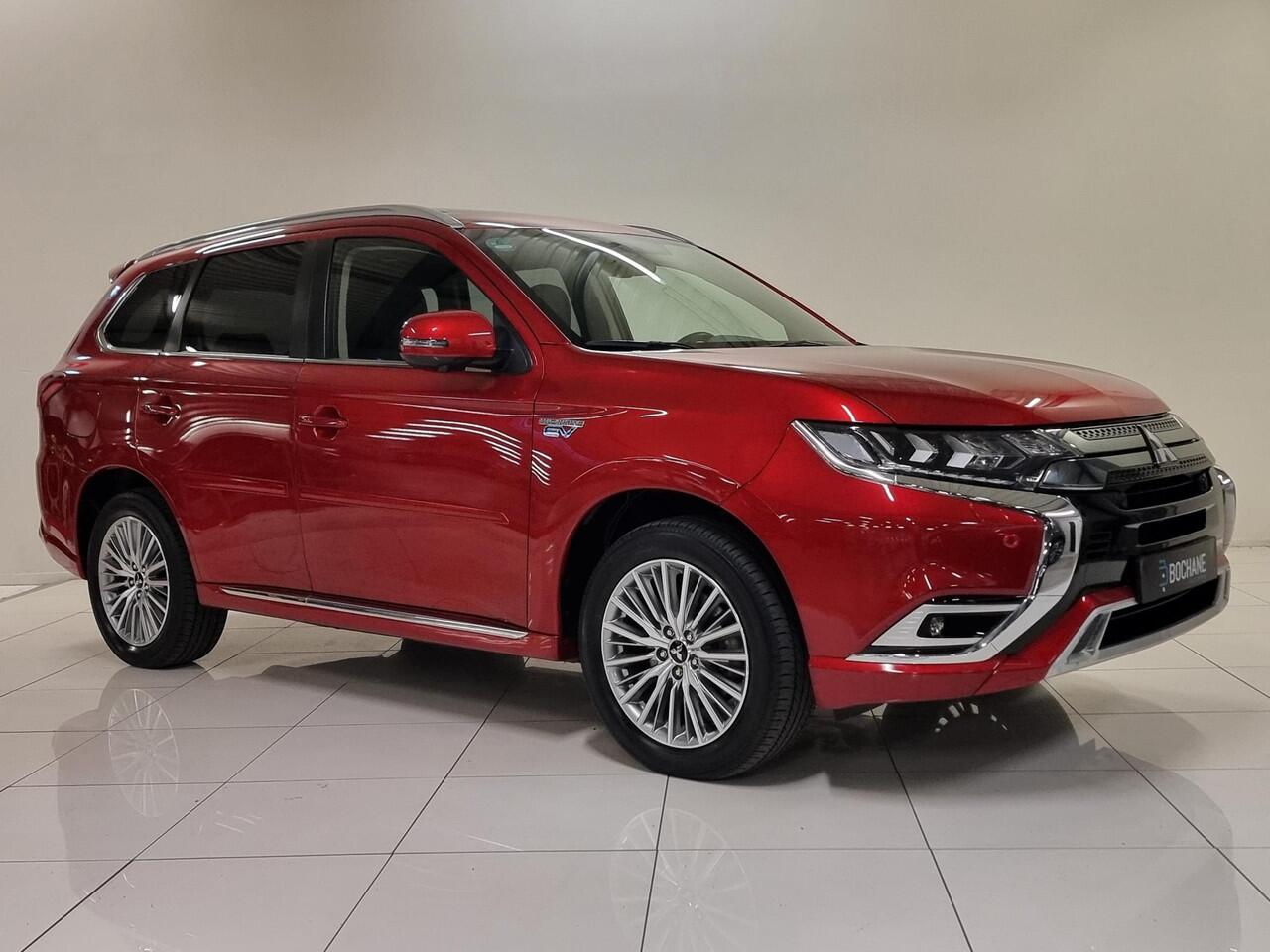 Mitsubishi OUTLANDER 2.4 PHEV Intense+ | Trekhaak | Open dak | Elektrische achterklep |