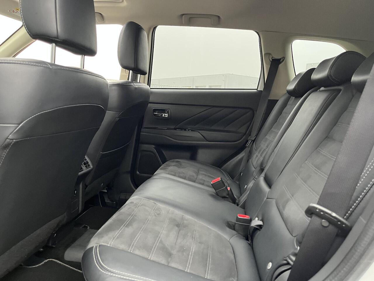 Mitsubishi OUTLANDER 2.4 PHEV Intense+ incl. Trekhaak!