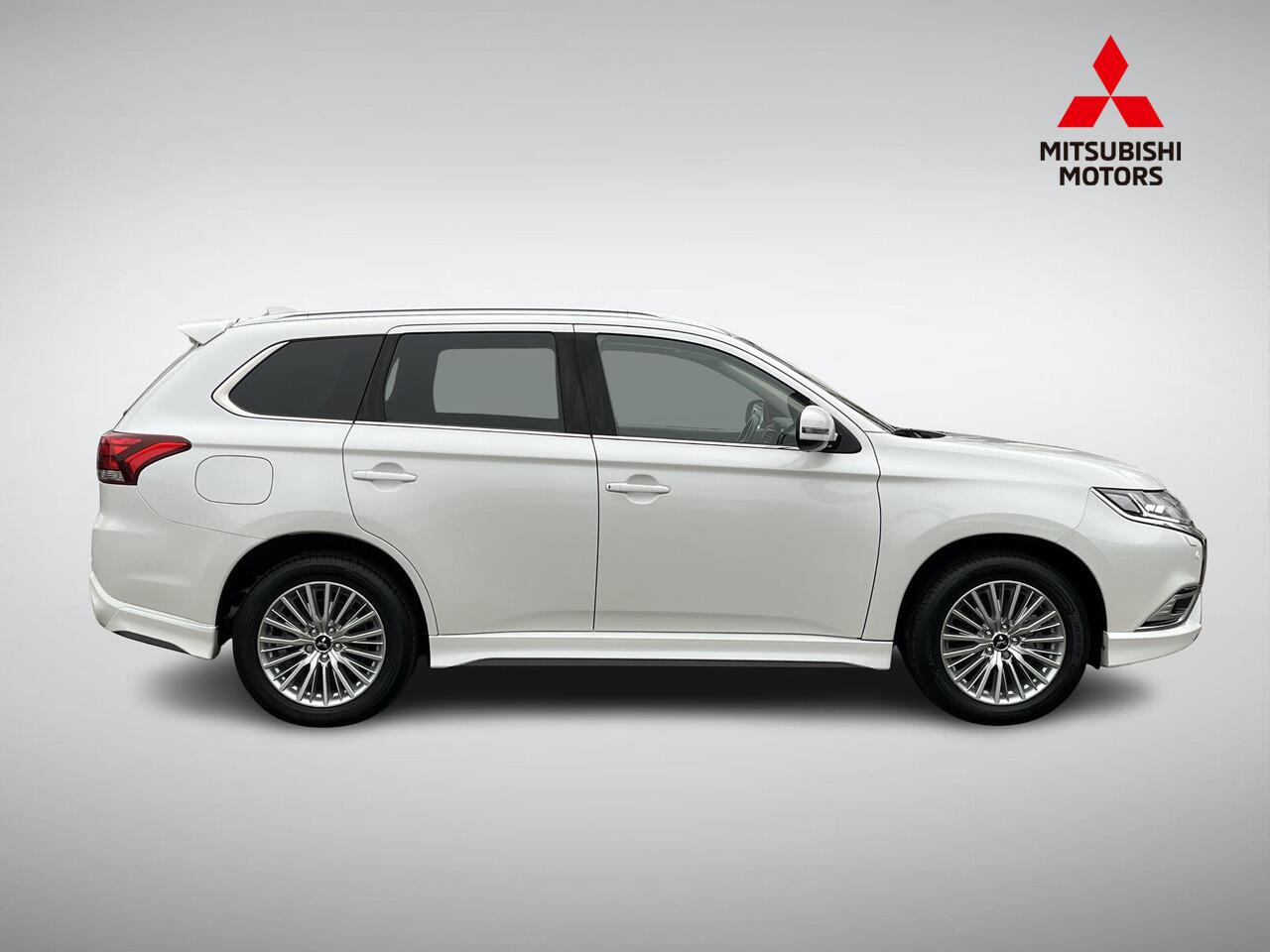 Mitsubishi OUTLANDER 2.4 PHEV Intense+ incl. Trekhaak!